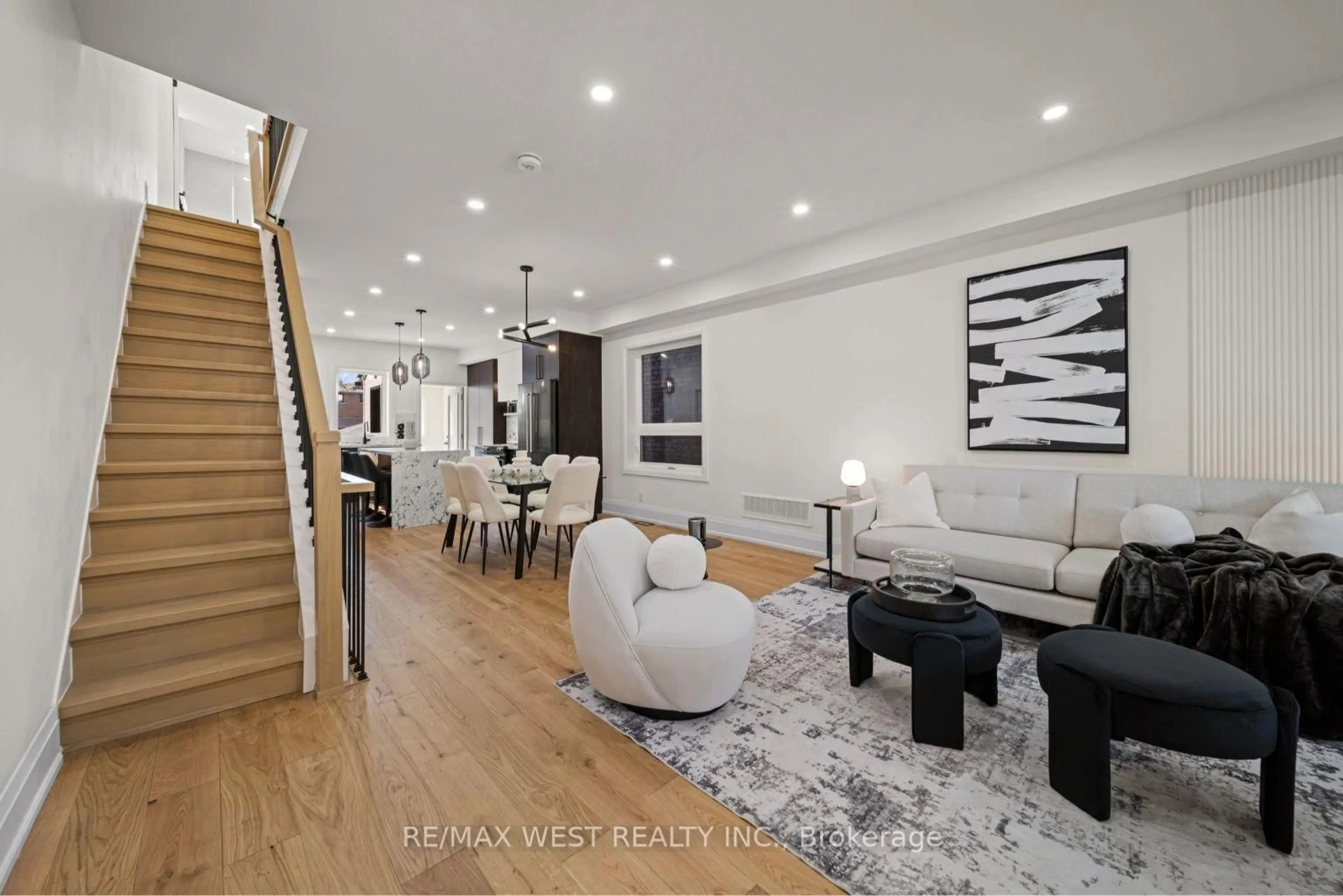 Living room with furniture, unknown for 27 Fisken Ave, Toronto Ontario M6P 3C1