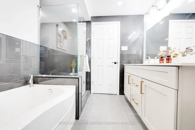 Additional property image - 4242 Petersburg Cres