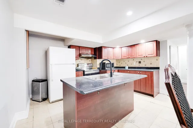 Additional property image - 4242 Petersburg Cres