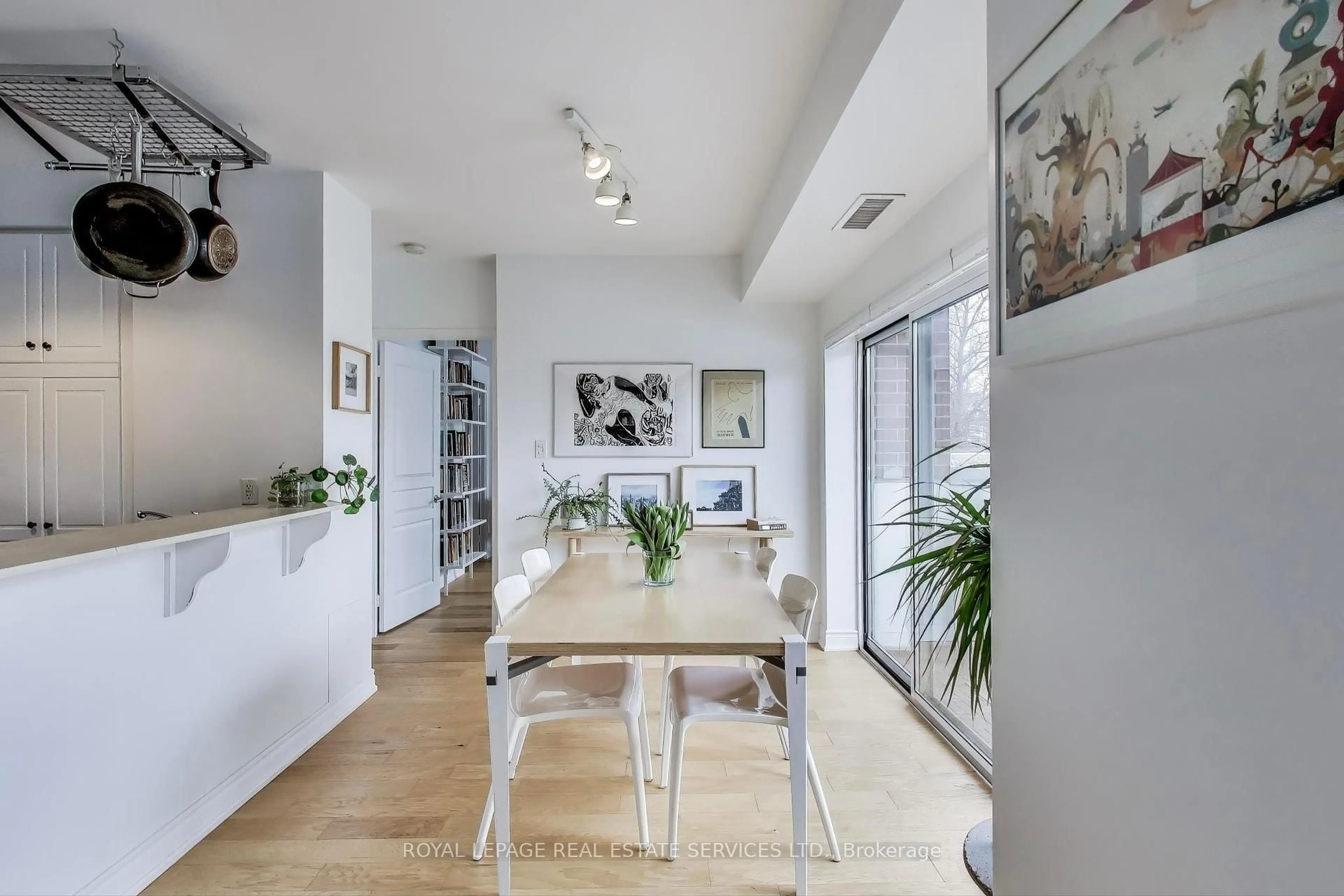 Dining room, unknown for 2495 Dundas St #201, Toronto Ontario M6P 1X4