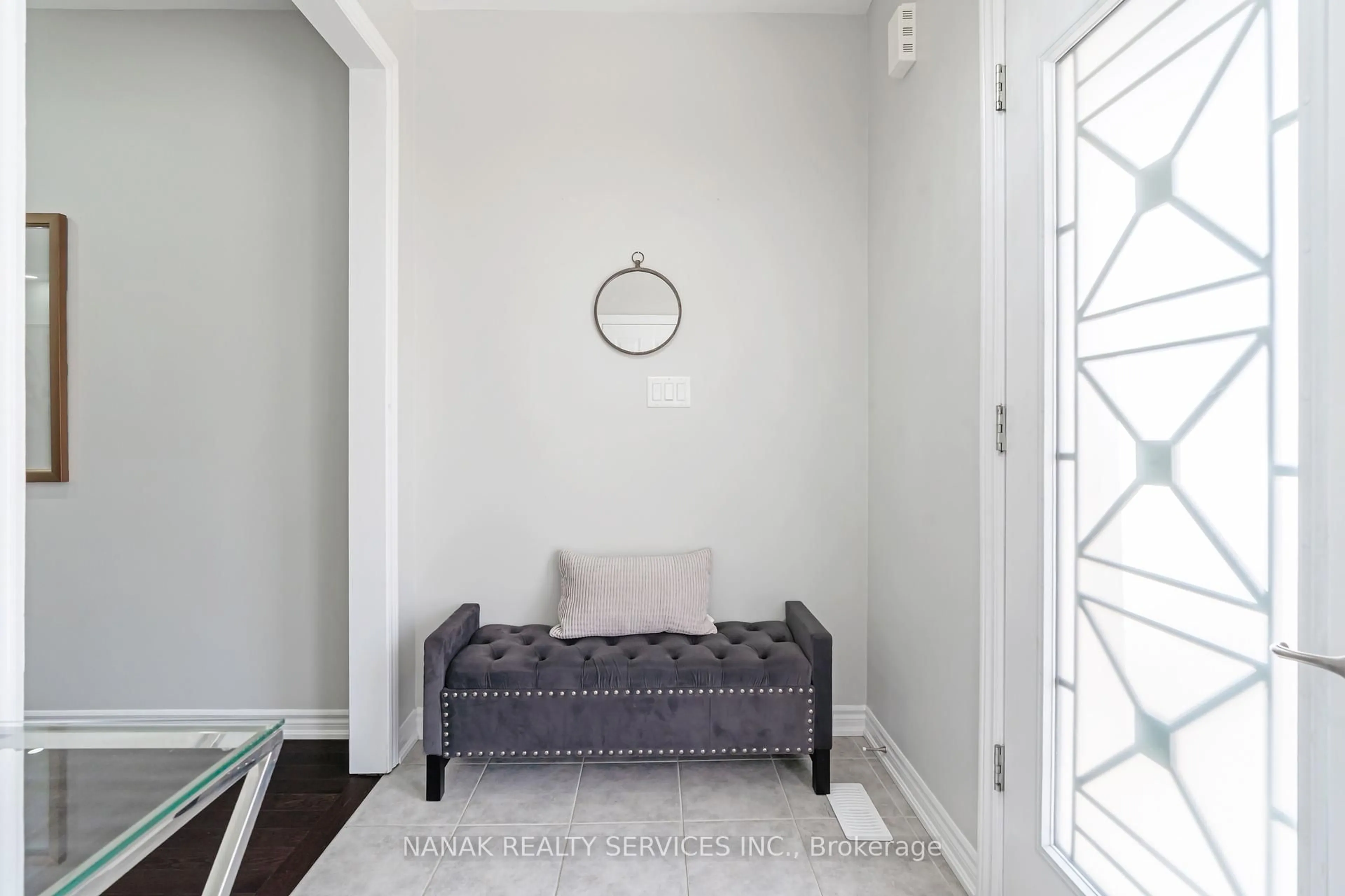 Indoor entryway for 17 Henry Moody Dr, Brampton Ontario L7A 5A8