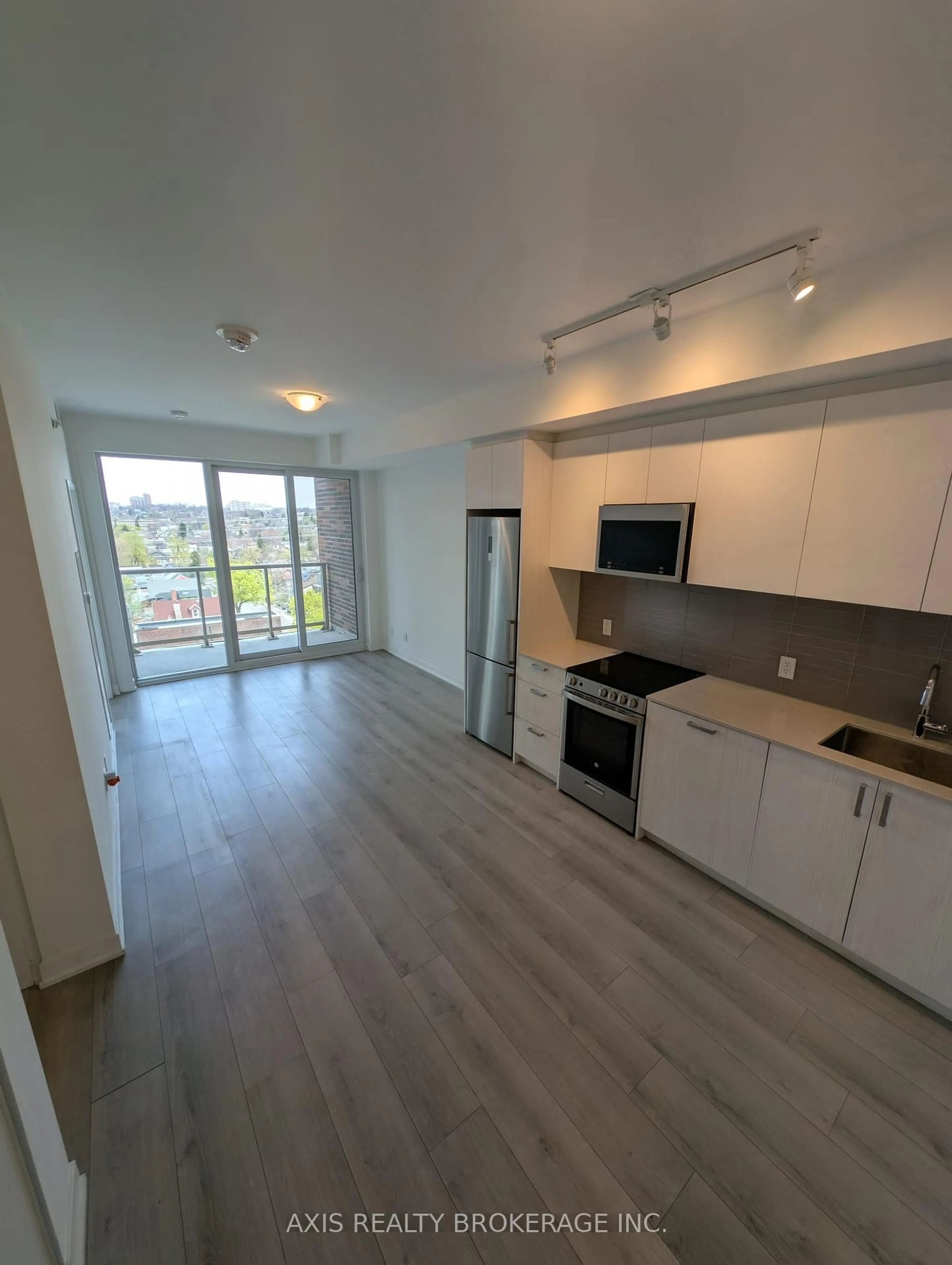 Unknown for 1787 St Clair Ave #812, Toronto Ontario M6N 0B7