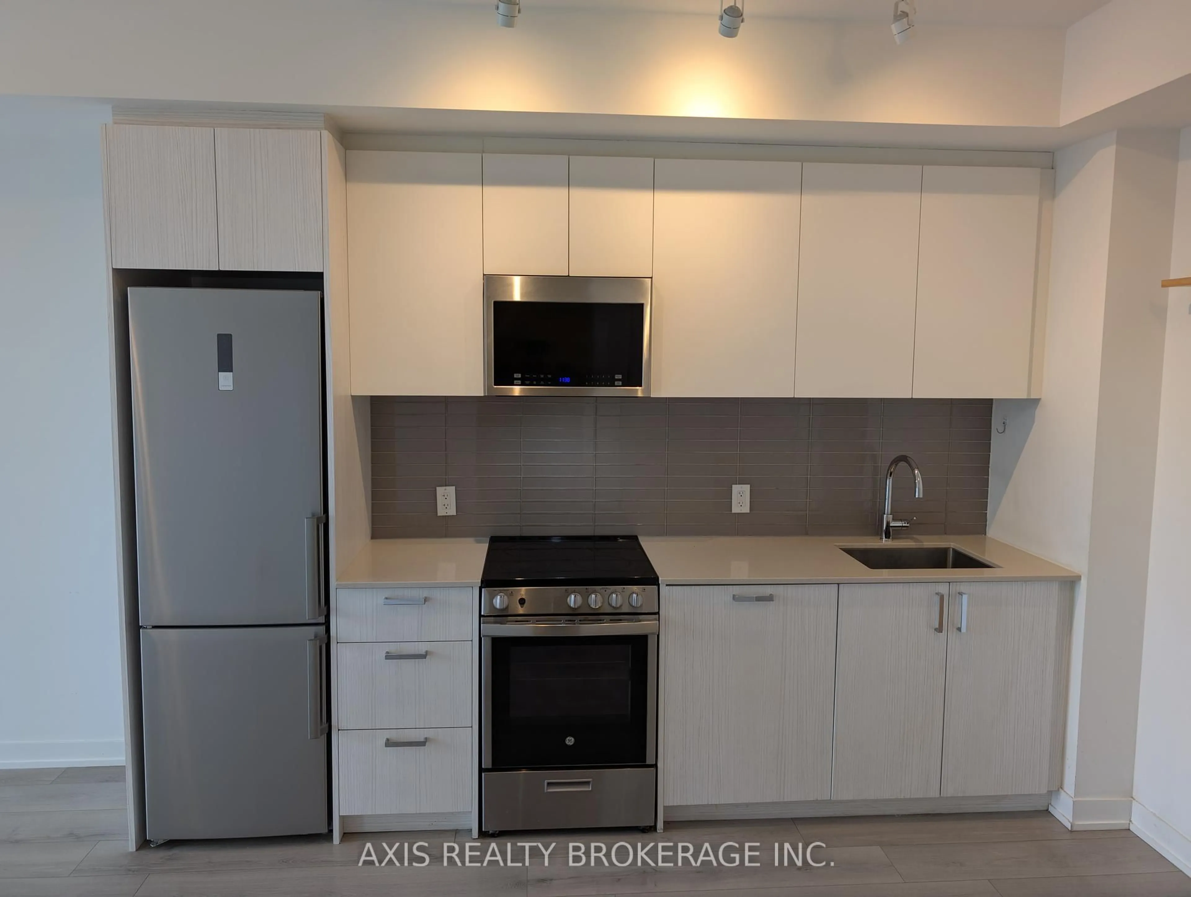 Standard kitchen, unknown for 1787 St Clair Ave #812, Toronto Ontario M6N 0B7
