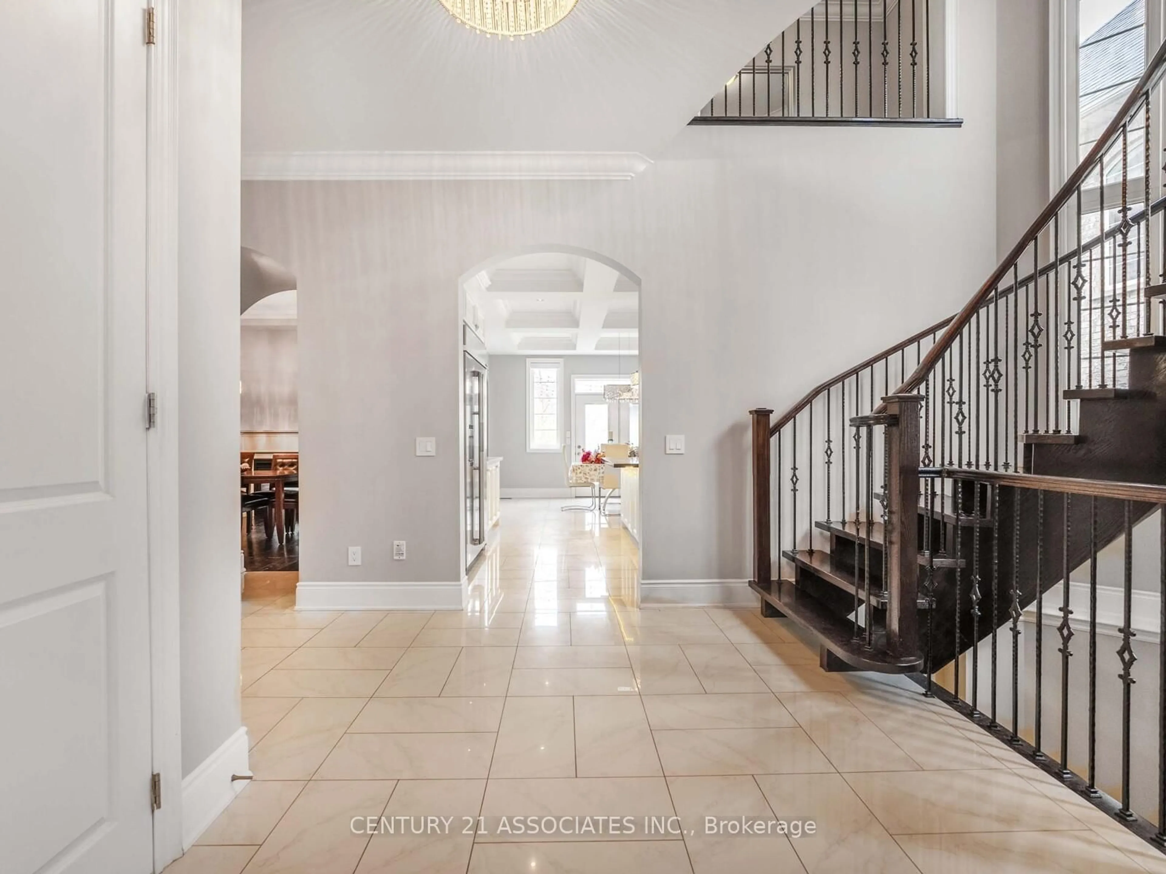 Indoor foyer for 3121 Trailside Dr, Oakville Ontario L6M 0P6