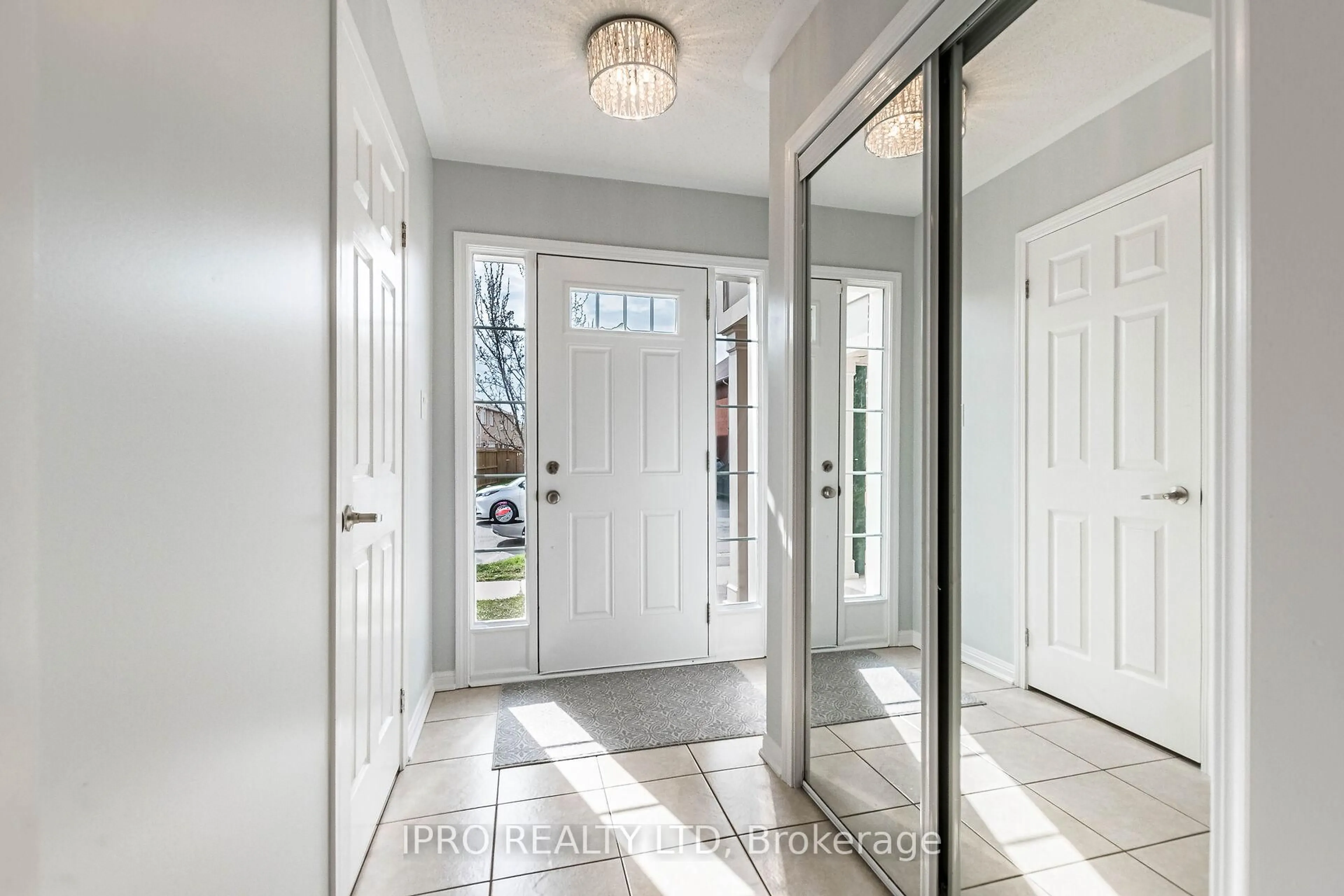 Indoor entryway for 227 Slingsby Landing, Milton Ontario L9T 7B6