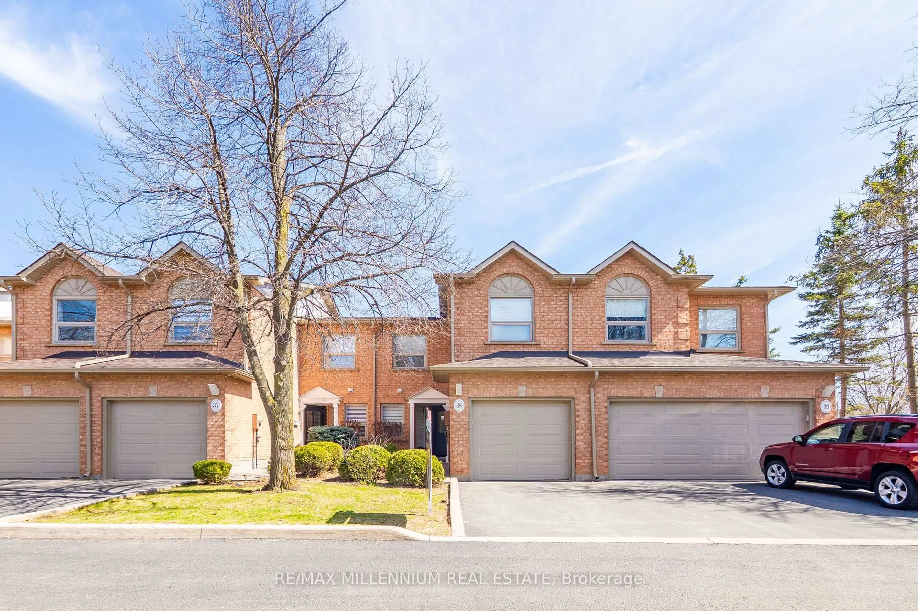 Unknown for 2065 Sixth Line #38, Oakville Ontario L6H 5R8