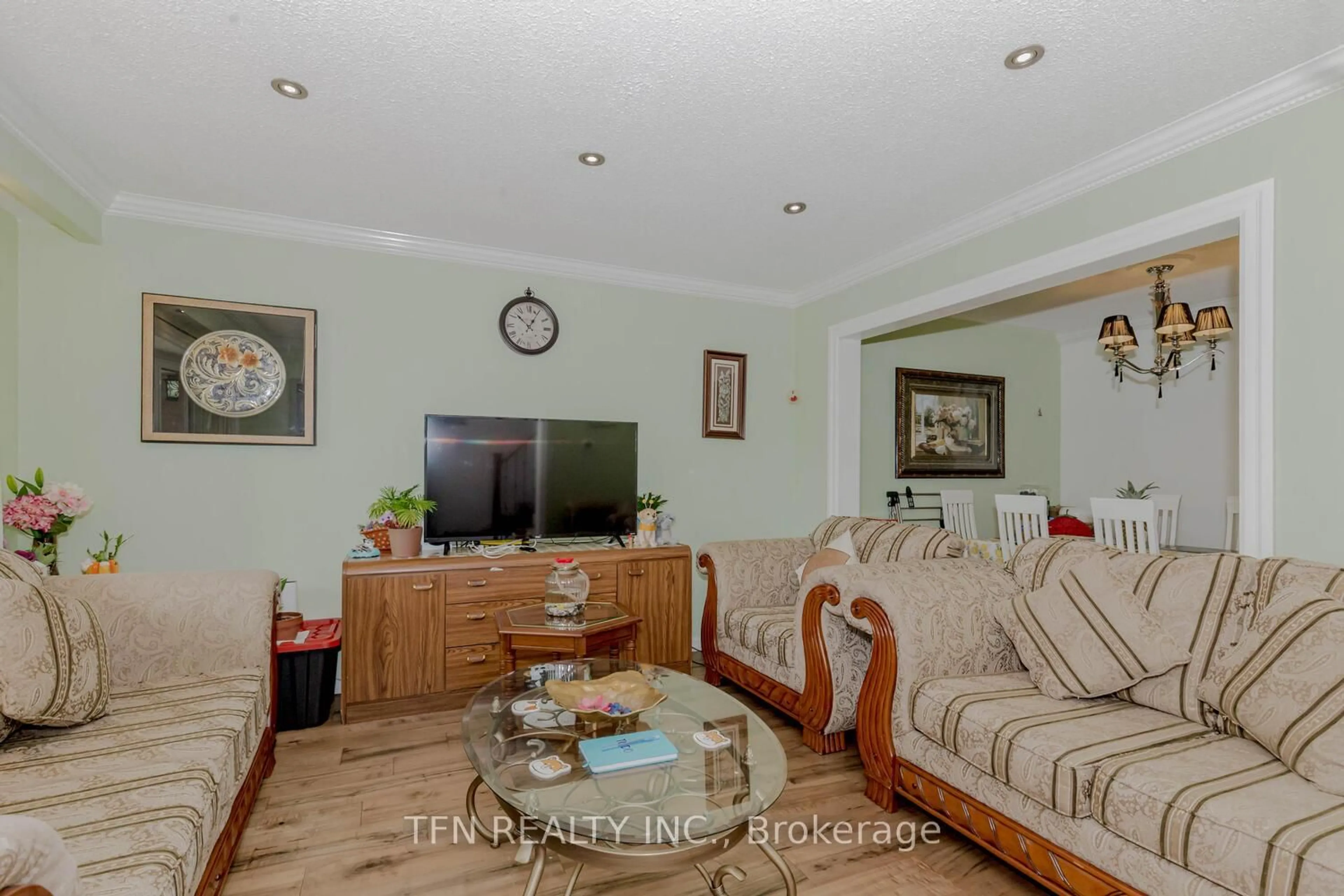 Living room with furniture, unknown for 11 Glenmore Cres, Brampton Ontario L6S 1H9