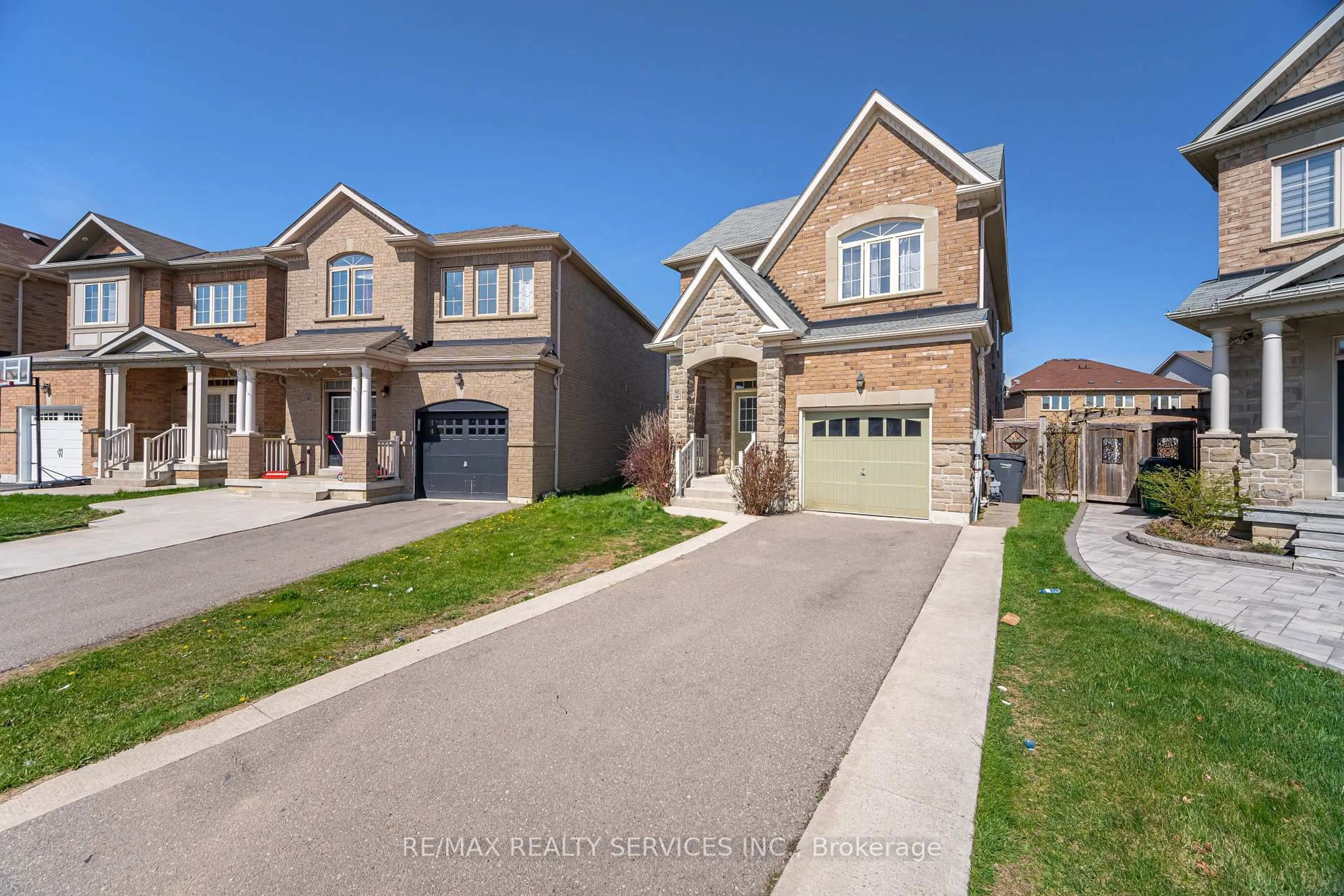 Home with brick exterior material, street for 90 Meltwater Cres, Brampton Ontario L6P 3W5