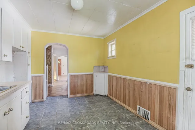 Additional property image - 216 Livingstone Ave