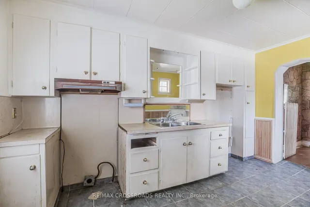 Additional property image - 216 Livingstone Ave