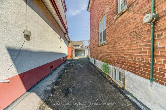 Additional property image - 216 Livingstone Ave