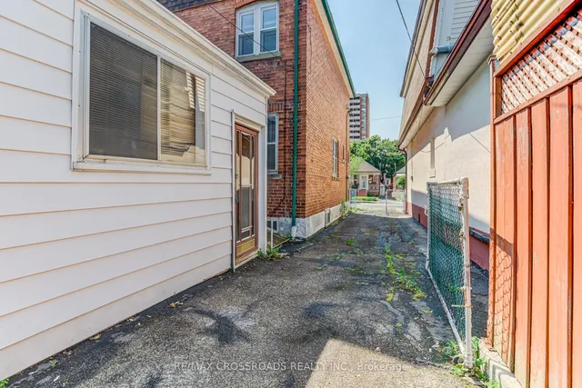 Additional property image - 216 Livingstone Ave