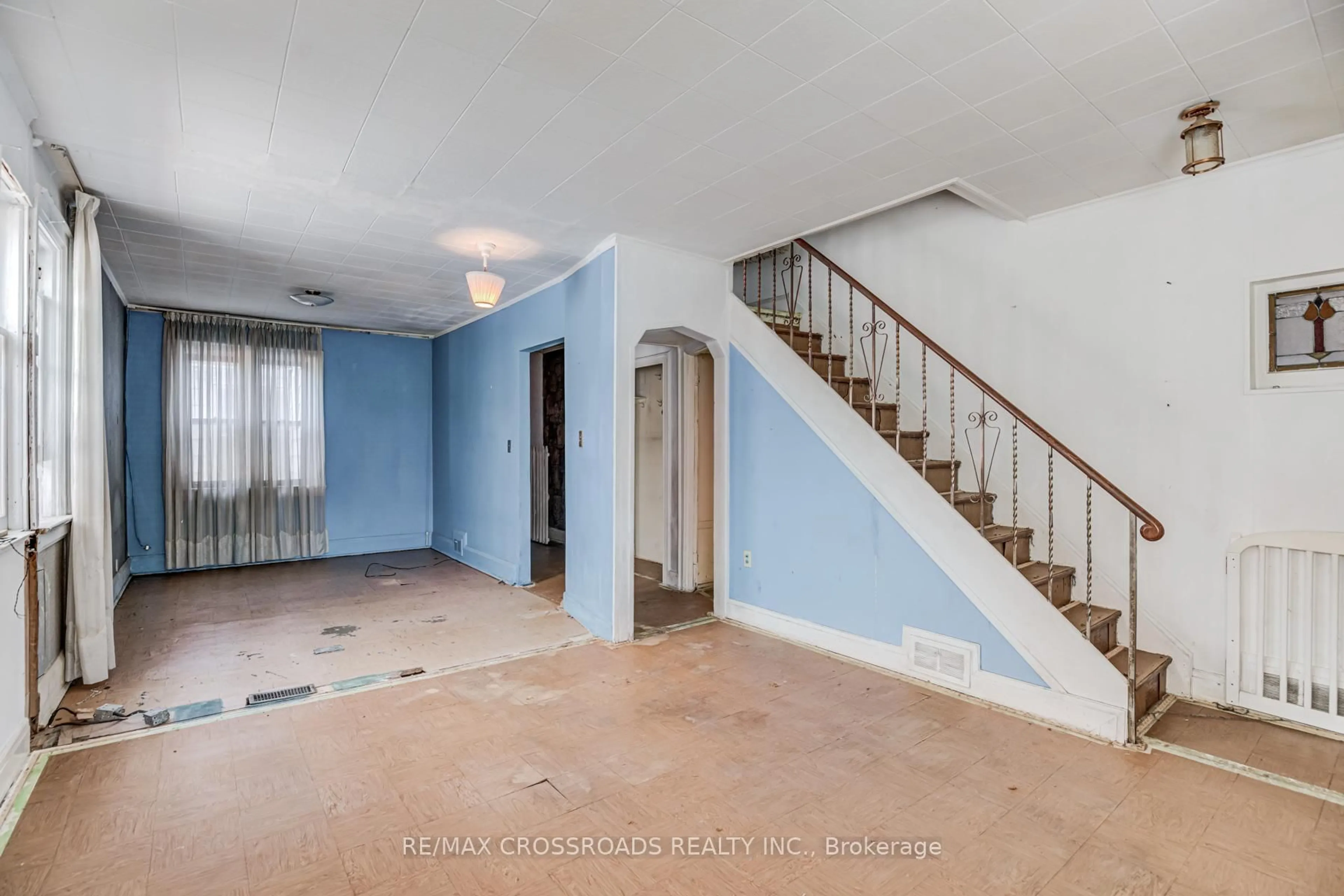 Unknown for 216 Livingstone Ave, Toronto Ontario M6E 2M2