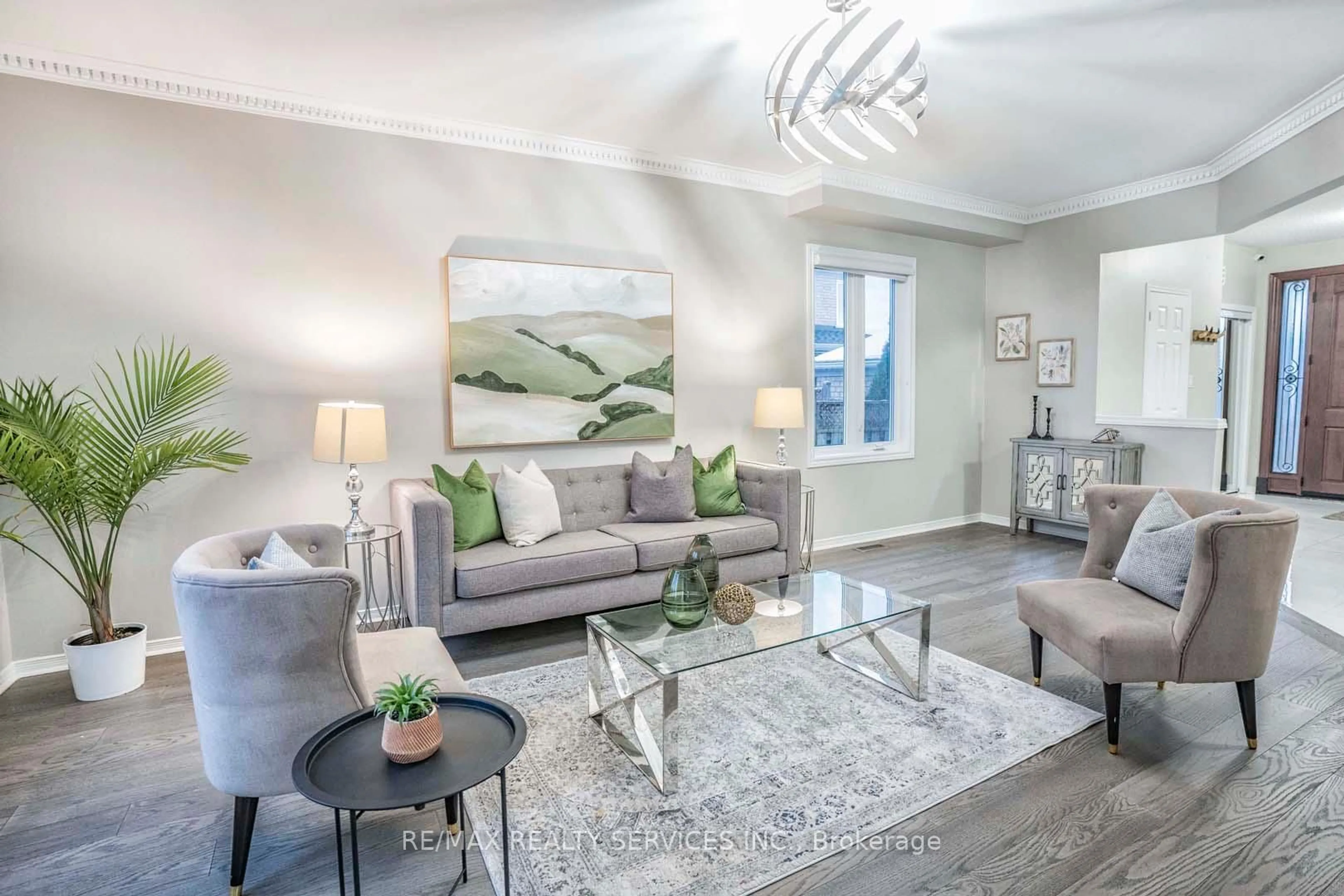 Living room with furniture, unknown for 3 Sailwind Rd, Brampton Ontario L6R 2G3