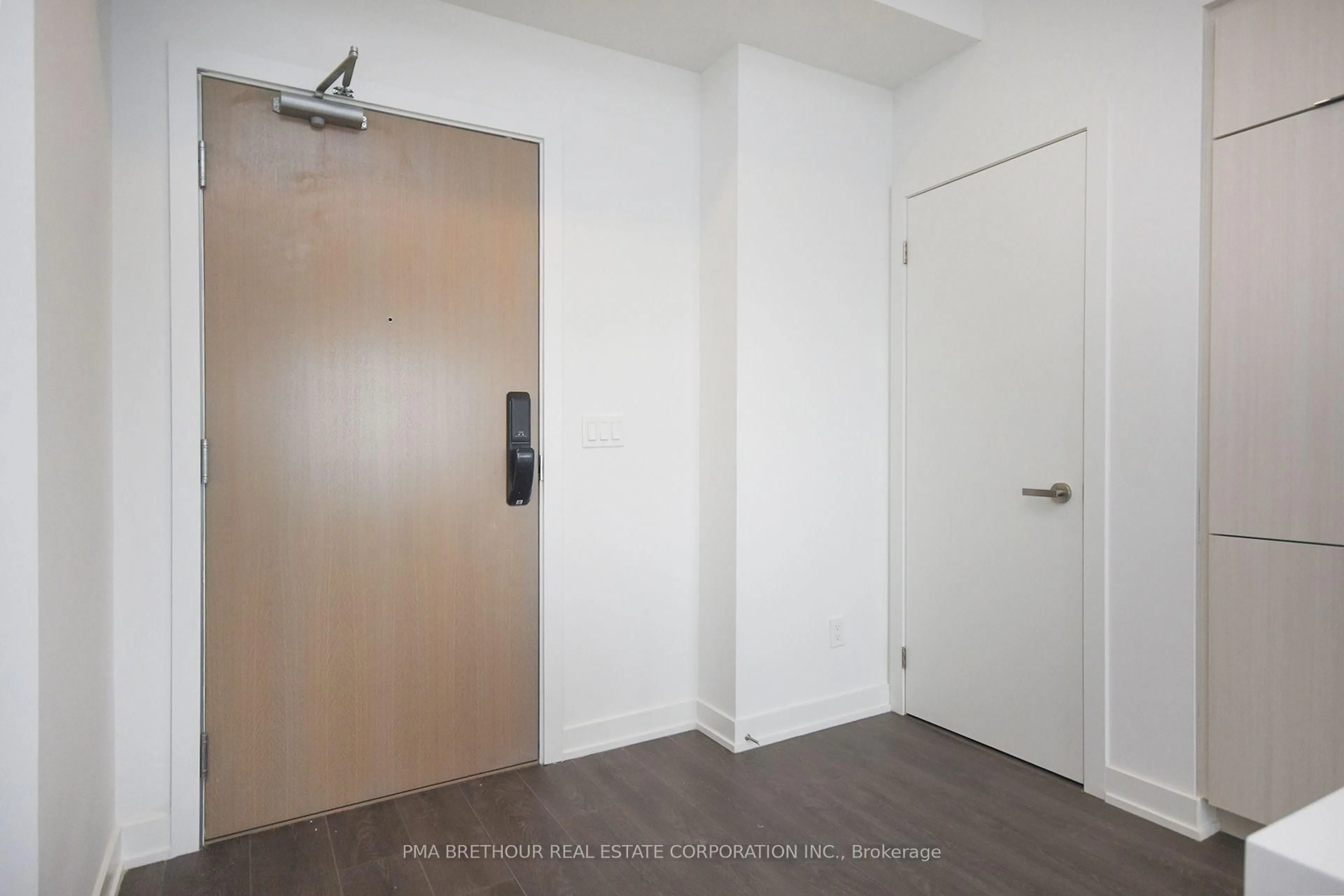 Unknown for 370 Martha St #1906, Burlington Ontario L7R 0G9