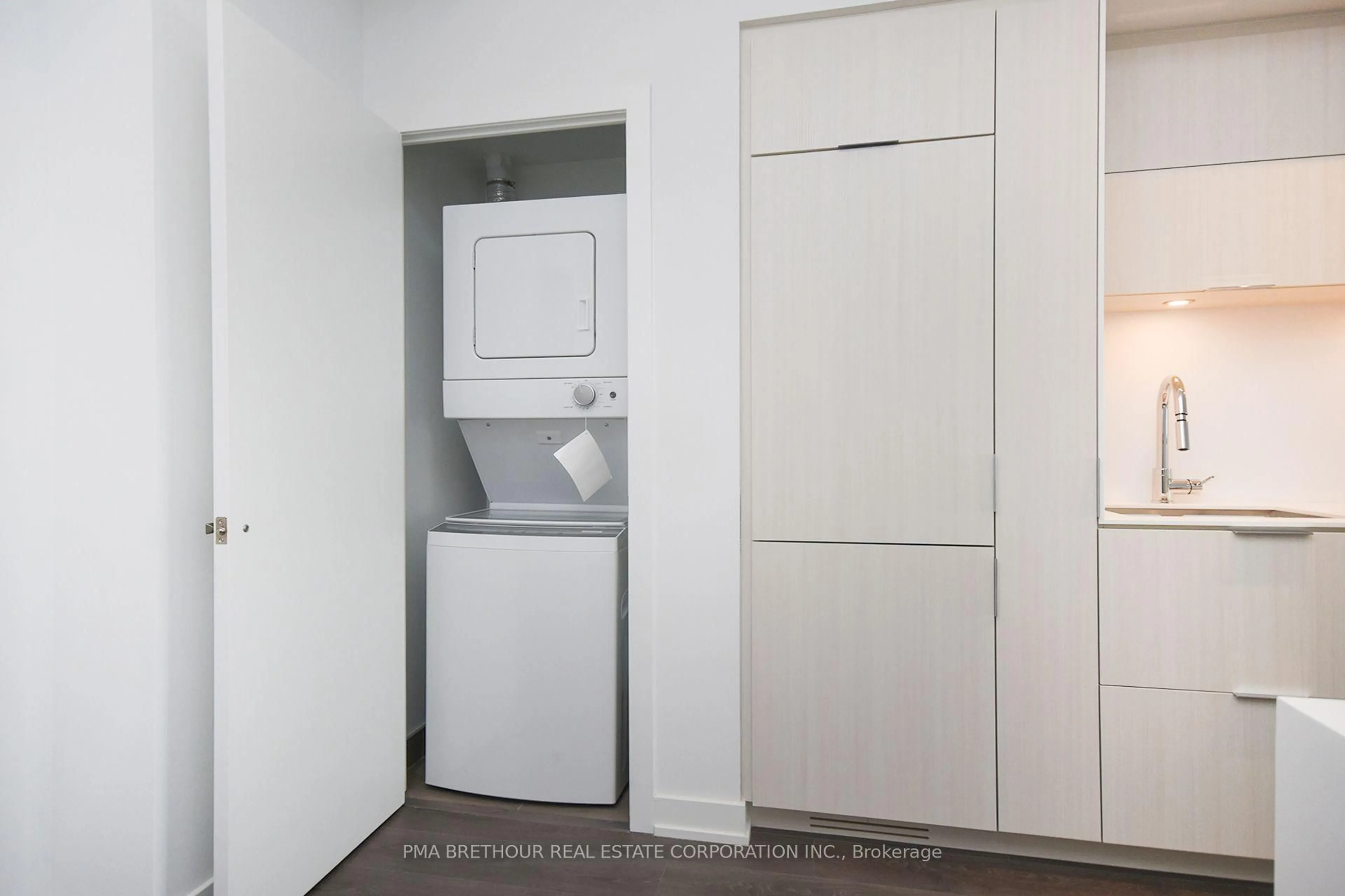 Unknown for 370 Martha St #1906, Burlington Ontario L7R 0G9