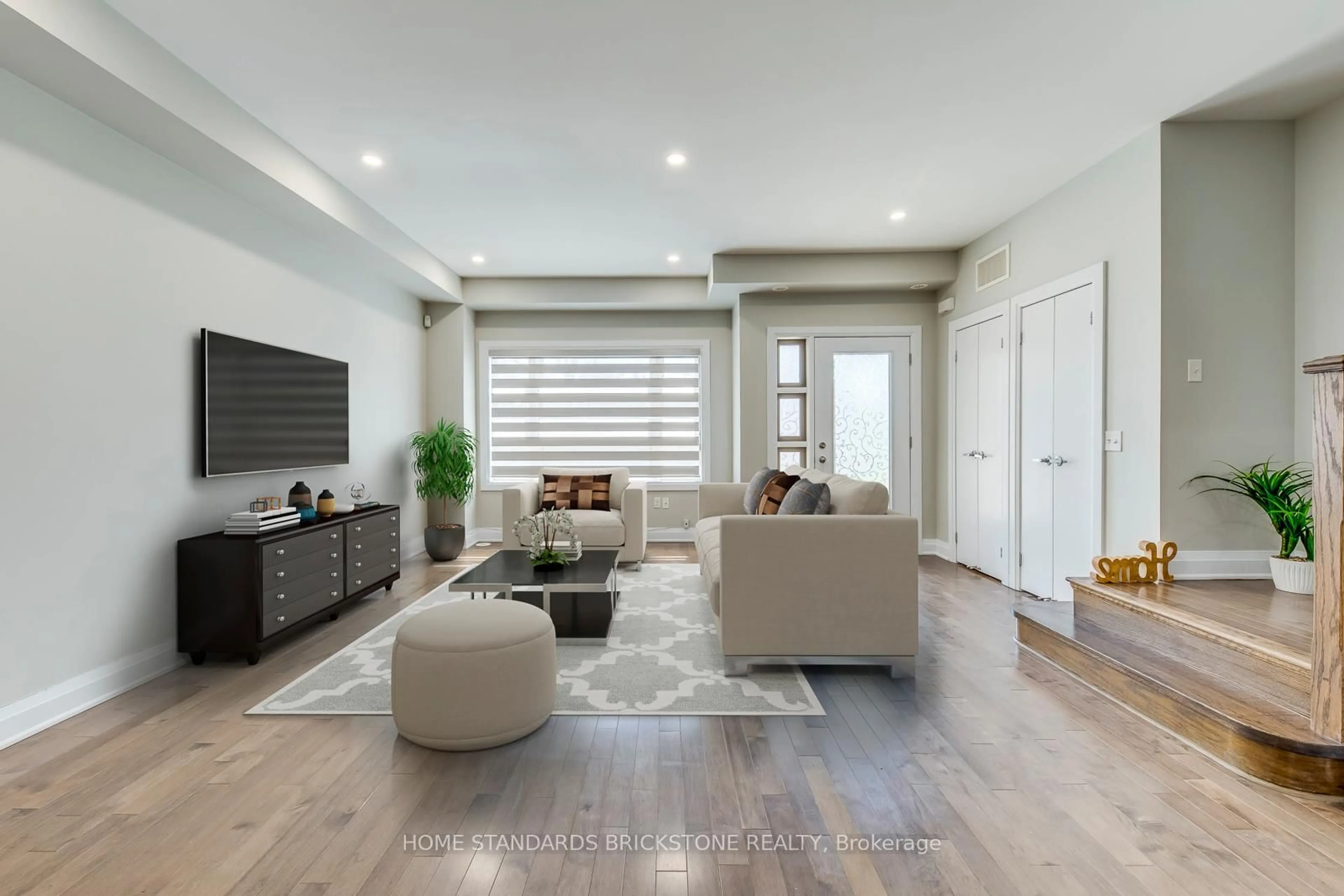 Living room with furniture, unknown for 2460 Prince Michael Dr #TH18, Oakville Ontario L6H 0G9