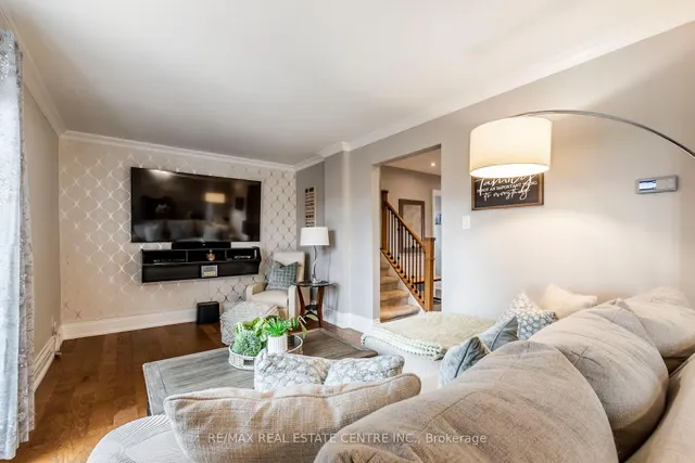 Additional property image - 481 Bell St