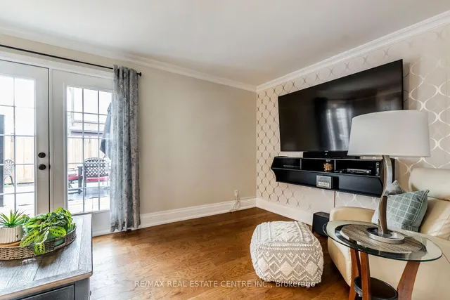 Additional property image - 481 Bell St