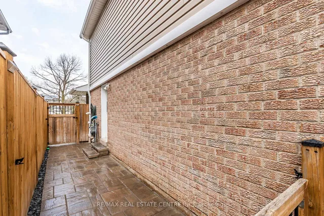 Additional property image - 481 Bell St