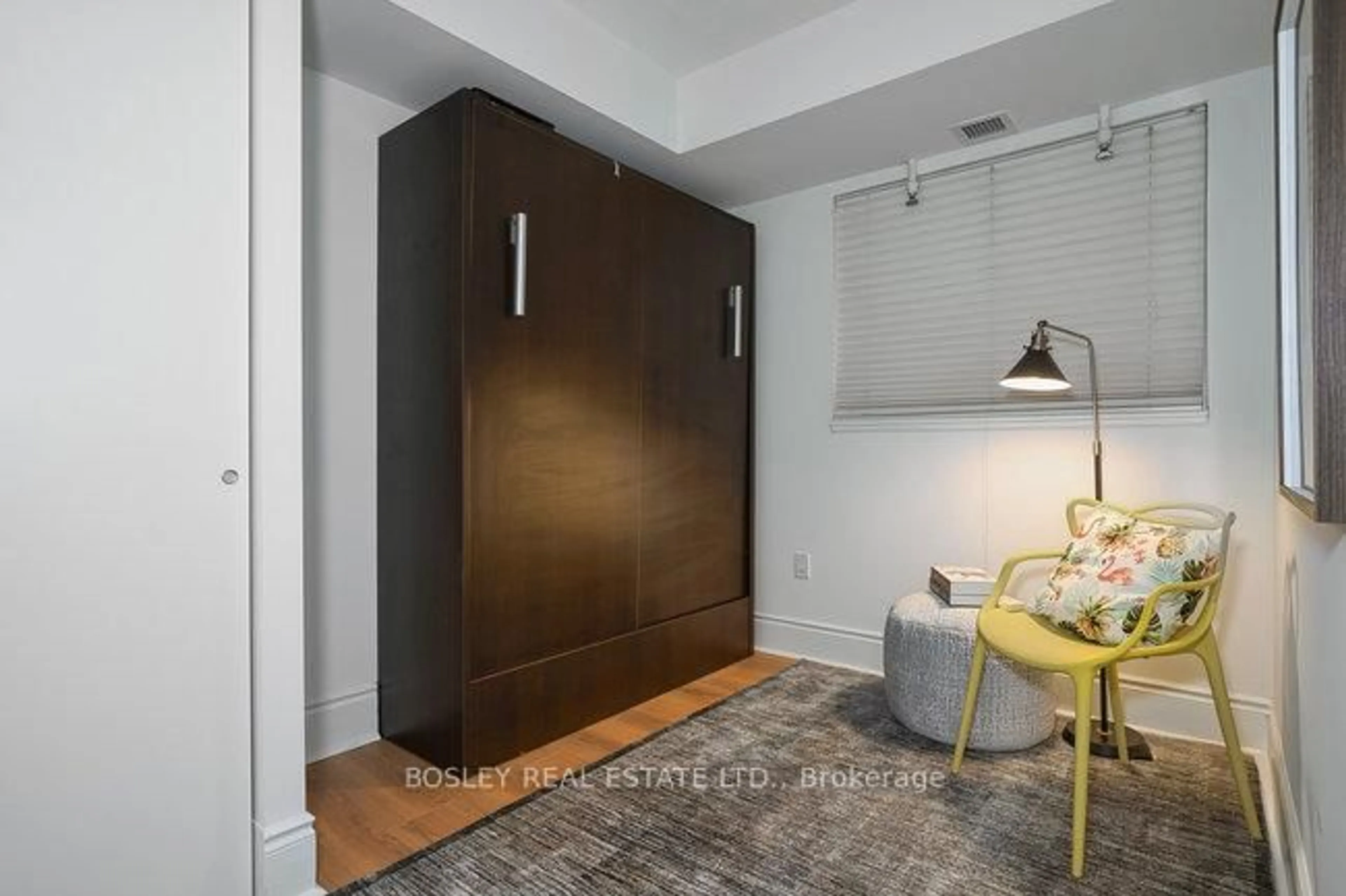 Indoor entryway for 437 Roncesvalles Ave #112, Toronto Ontario M6R 3B9
