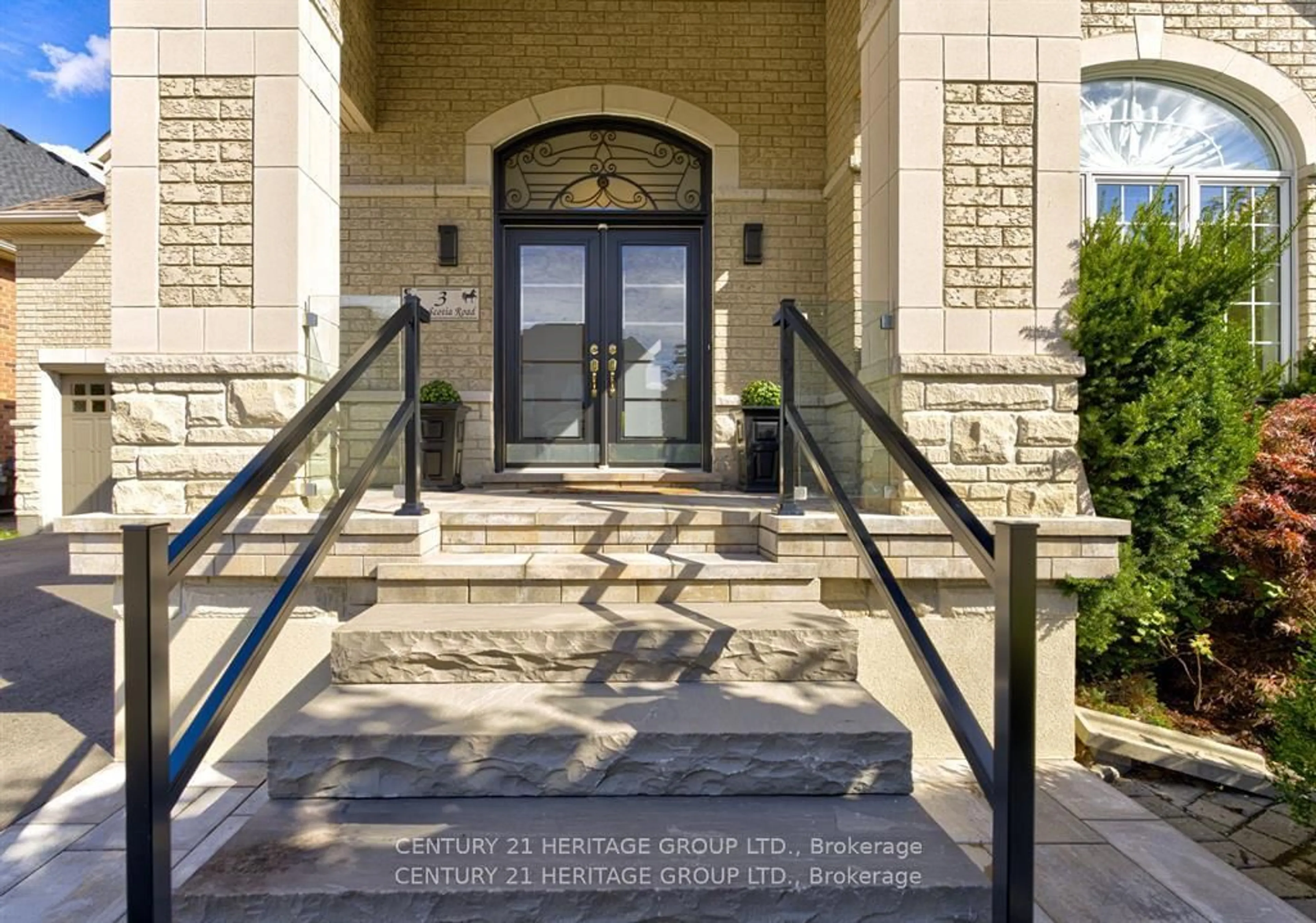 Indoor foyer for 3 Nova Scotia Rd, Brampton Ontario L6Y 5K8