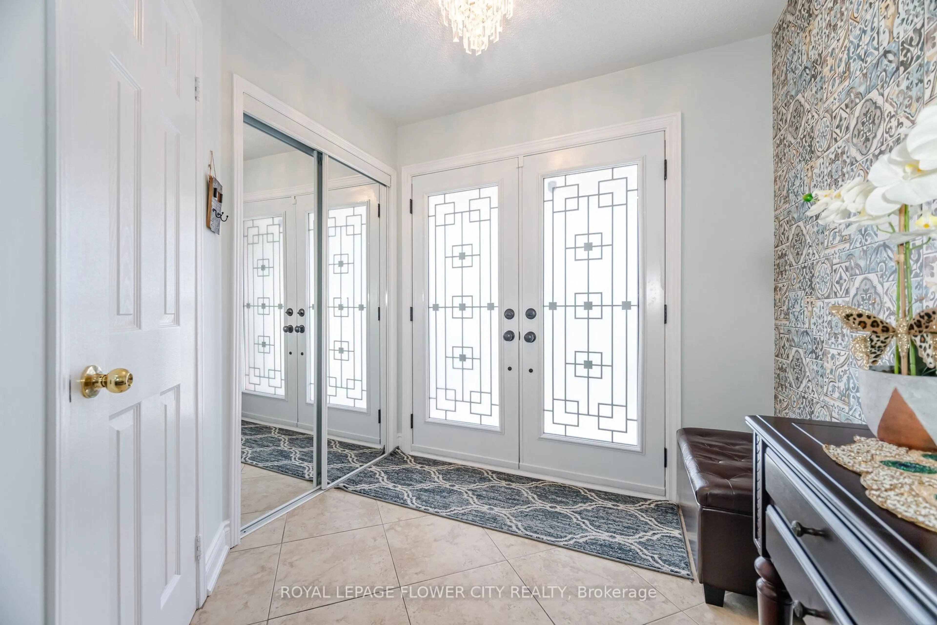Indoor entryway for 36 Ranchero Dr, Brampton Ontario L7A 3C3
