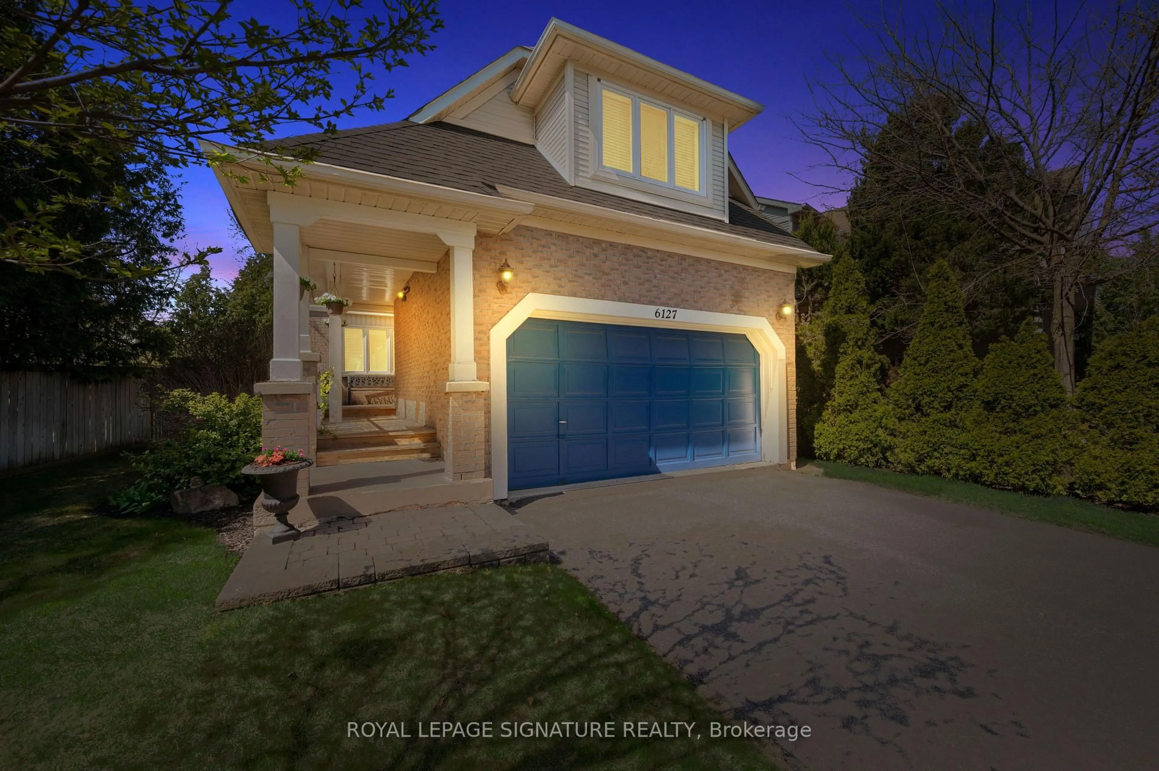 Indoor garage for 6127 Leeside Cres, Mississauga Ontario L5M 5K7