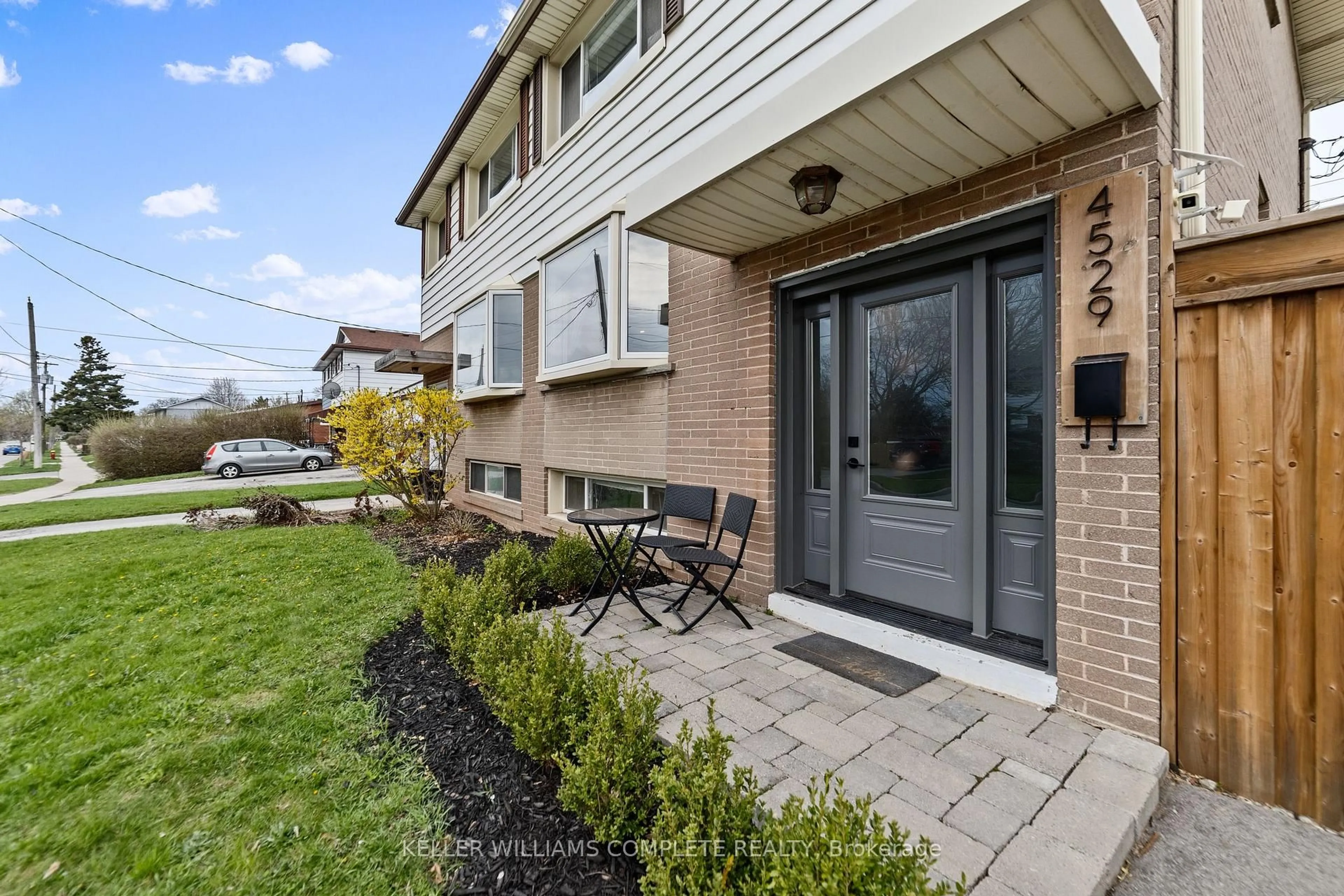 Unknown for 4529 Bennett Rd, Burlington Ontario L7L 1Y5