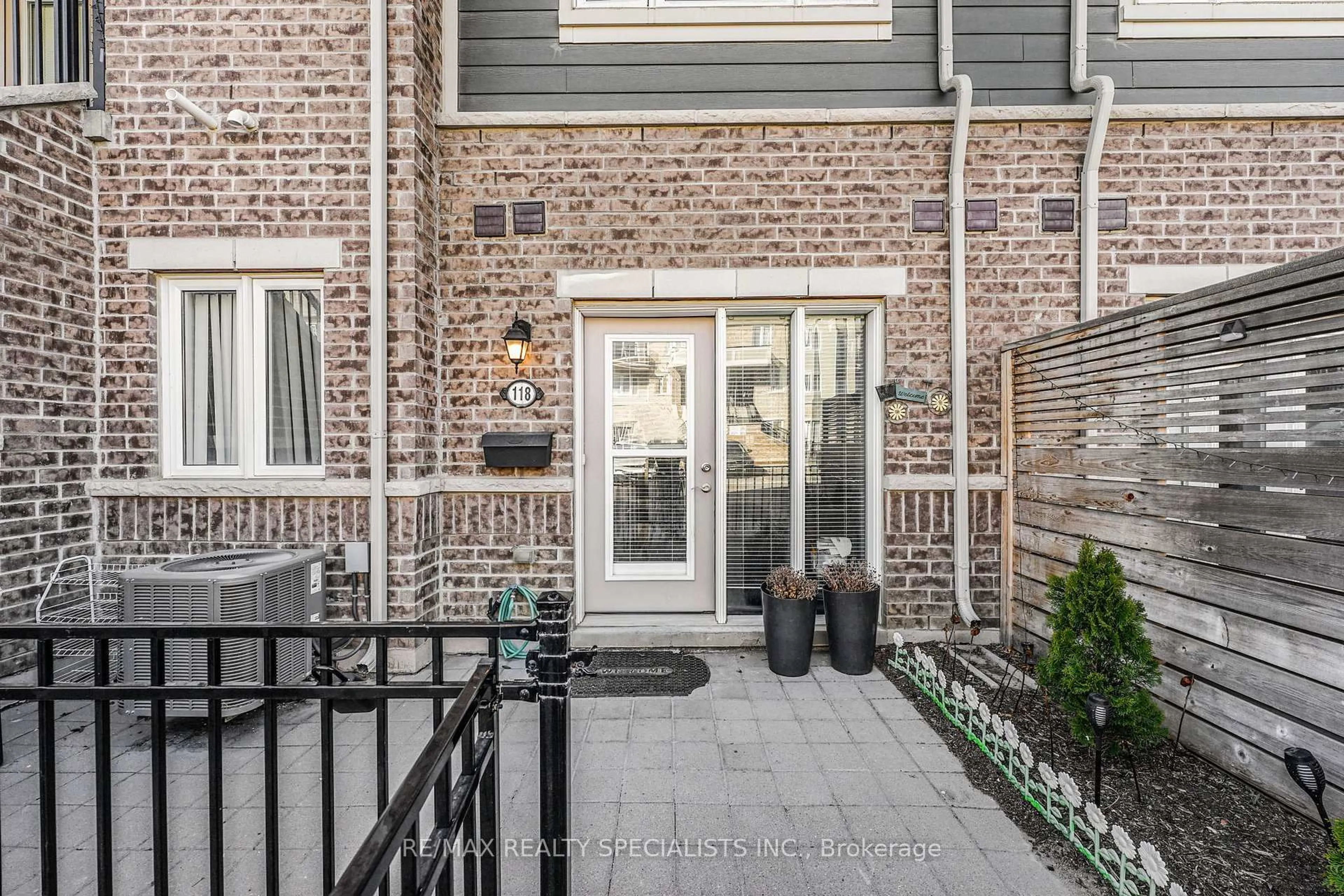 Unknown for 250 Sunny Meadow Blvd #118, Brampton Ontario L7A 0A1