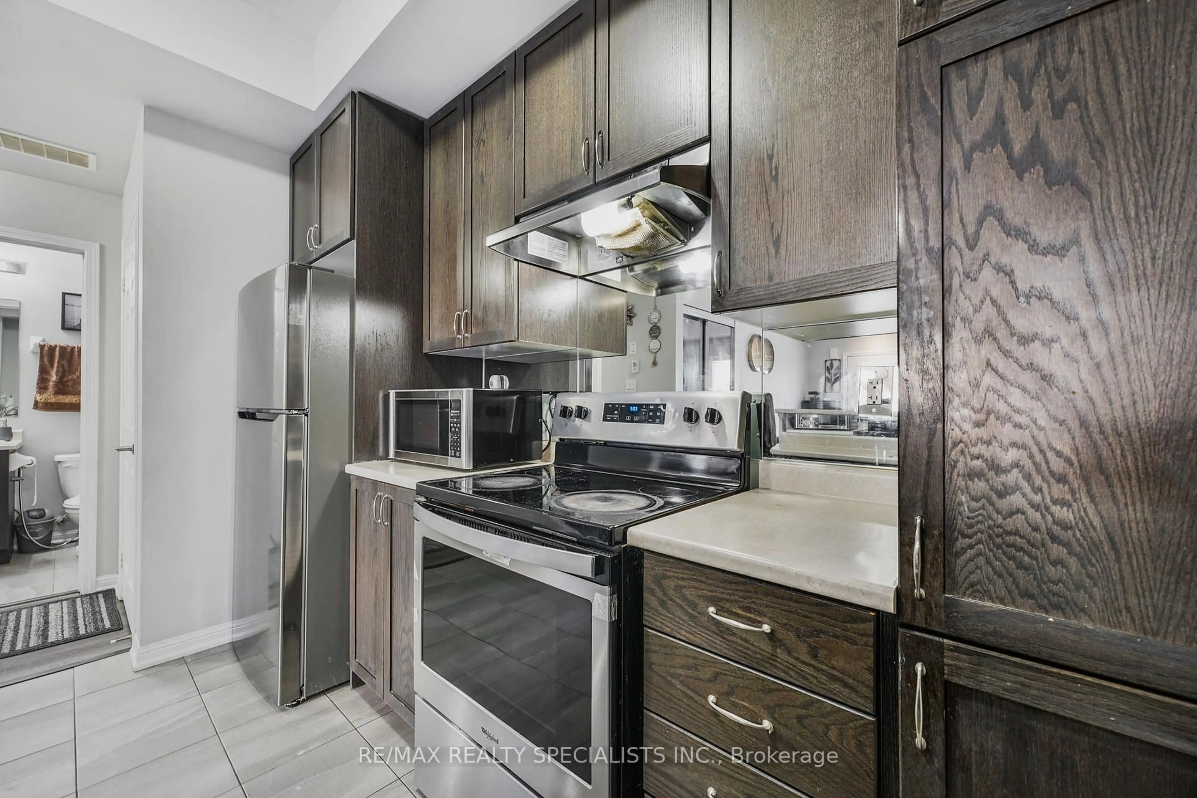 Standard kitchen, unknown for 250 Sunny Meadow Blvd #118, Brampton Ontario L7A 0A1