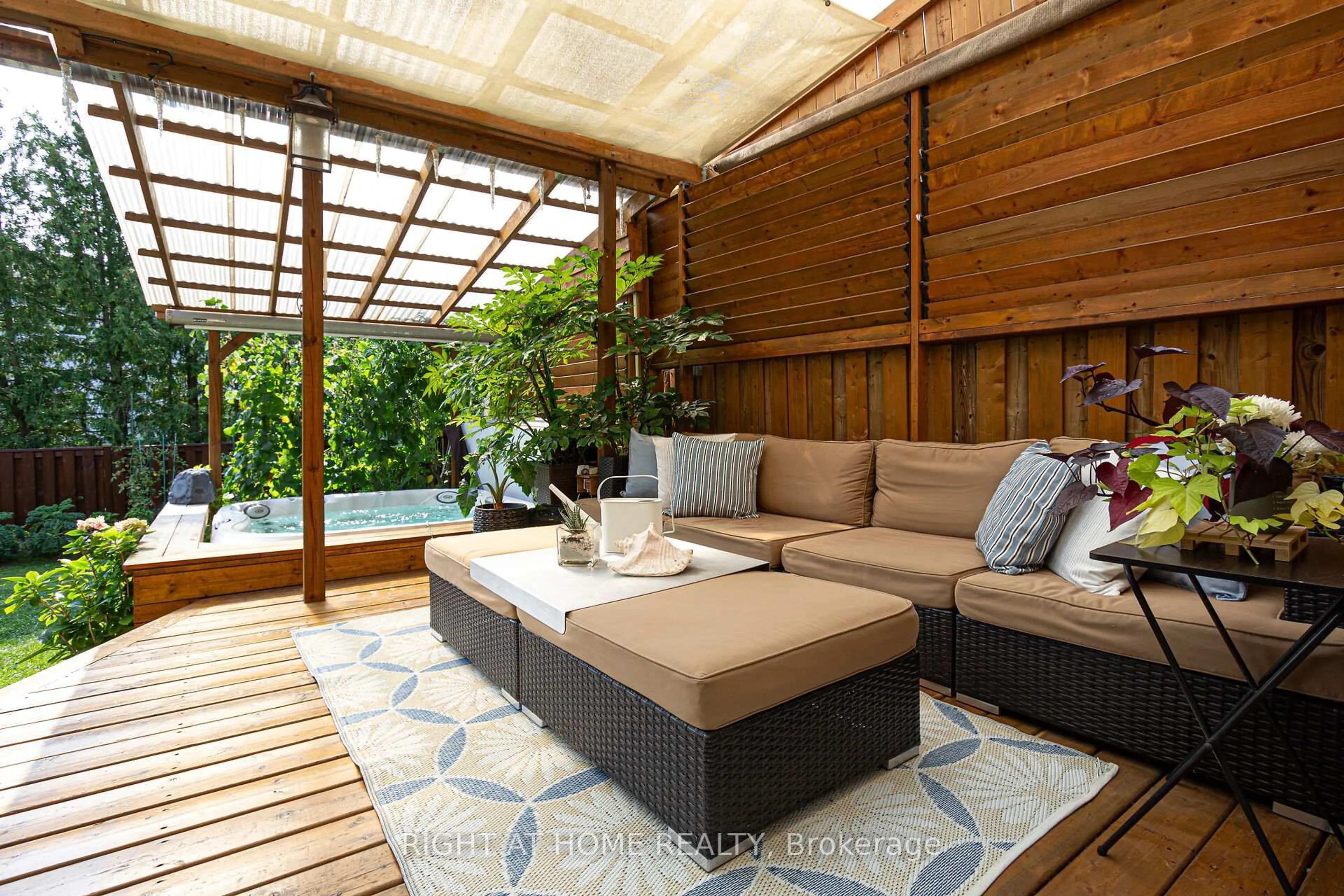 Patio, unknown for 4302 Highgate Cres, Mississauga Ontario L4W 3H2