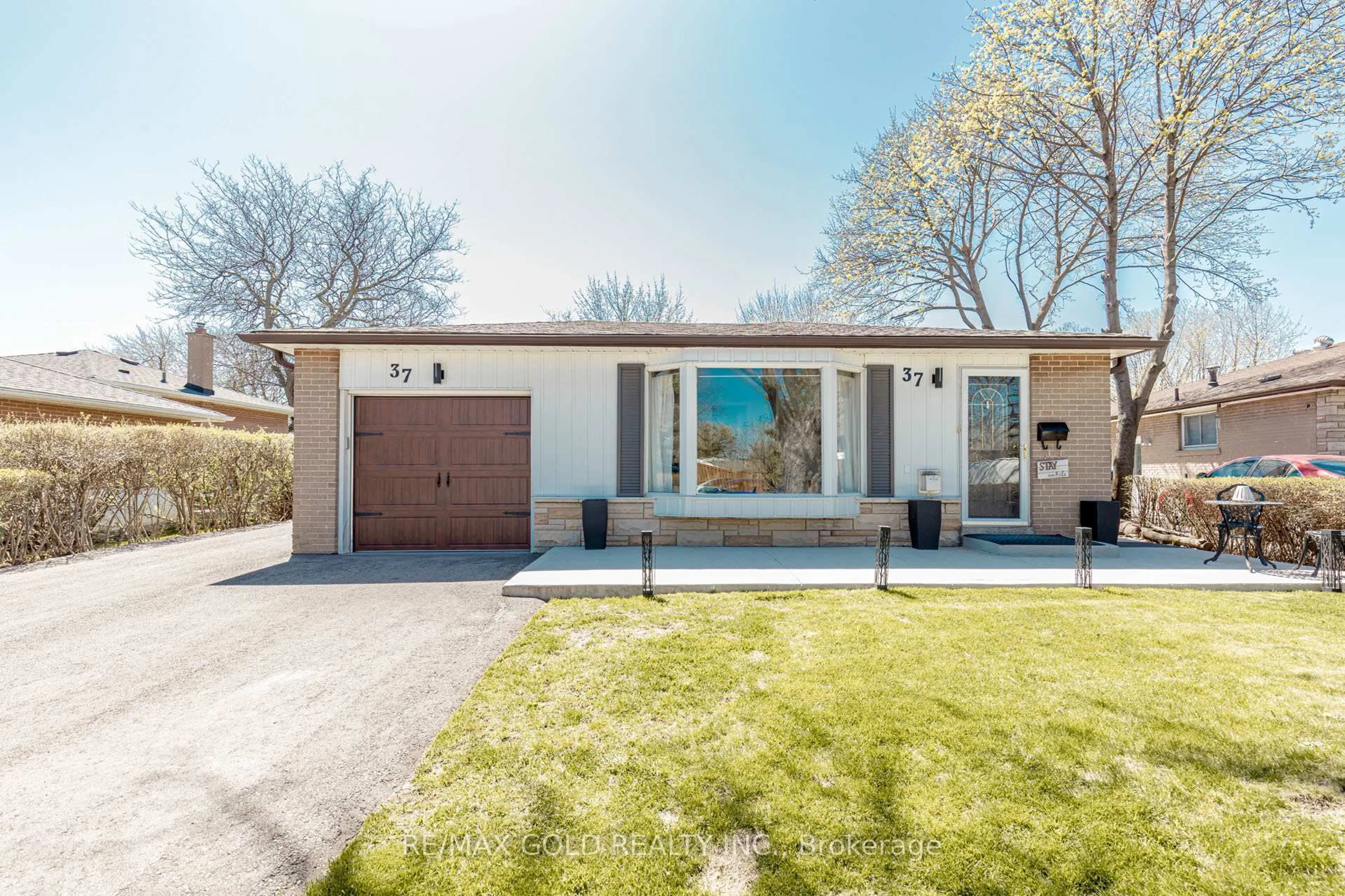 Home with brick exterior material, street for 37 Brookdale Cres, Brampton Ontario L6T 1M8