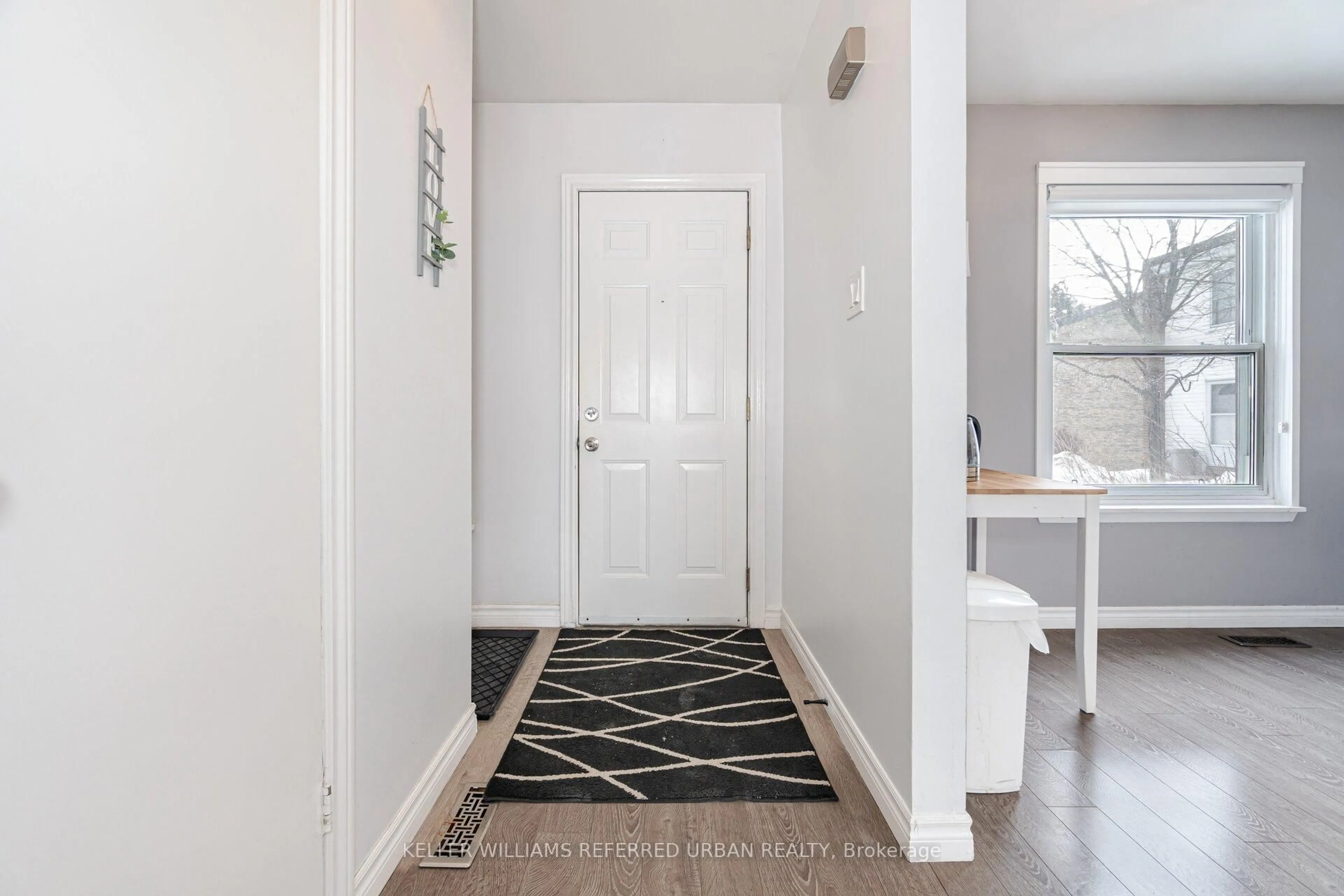 Indoor entryway for 1020 Central Park Dr #47, Brampton Ontario L6S 3L6