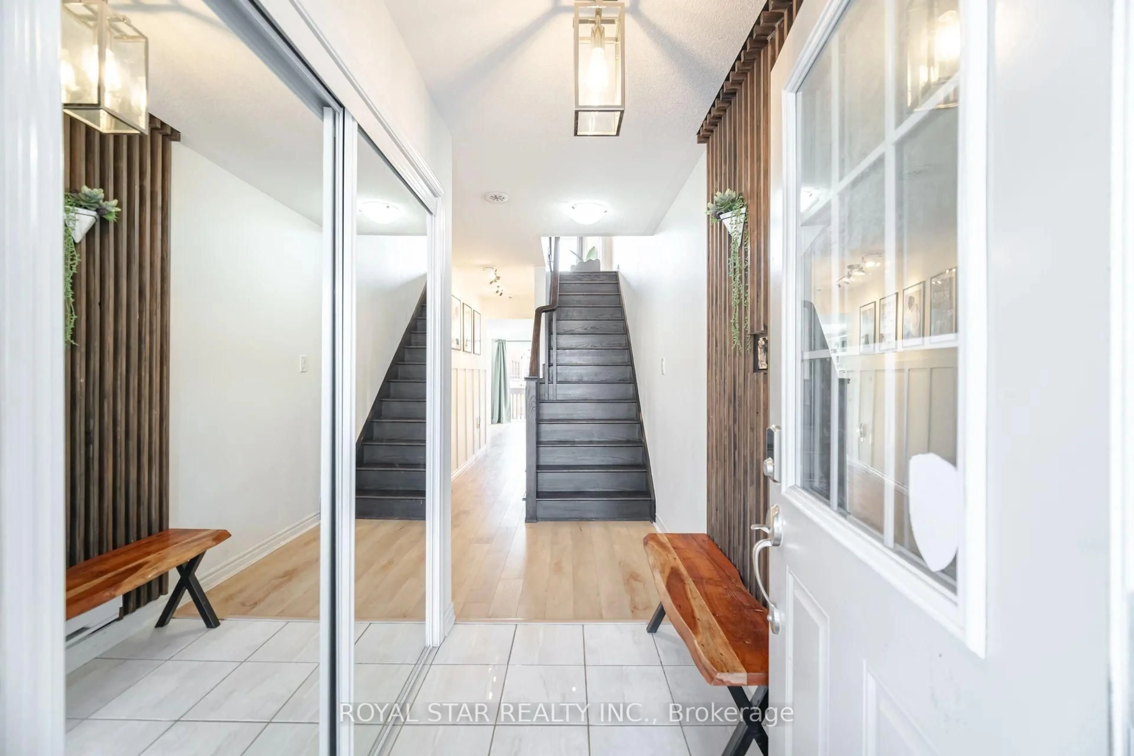 Indoor foyer for 58 Stewardship Rd, Brampton Ontario L7A 4W6
