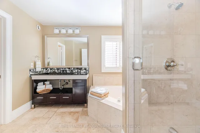 Additional property image - 915 Gaslight Way