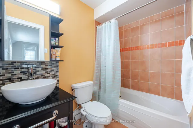 Additional property image - 915 Gaslight Way