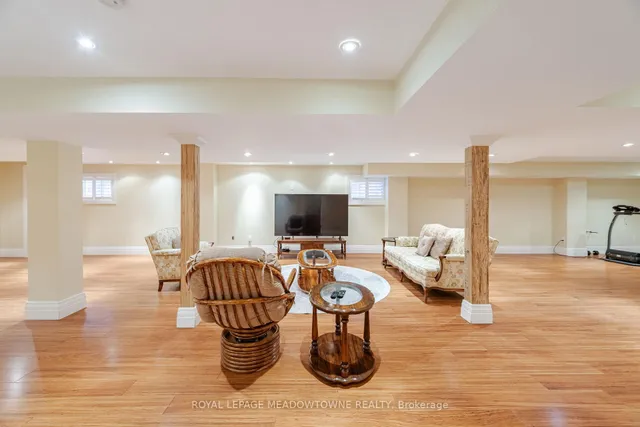 Additional property image - 915 Gaslight Way