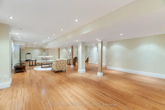 Additional property image - 915 Gaslight Way