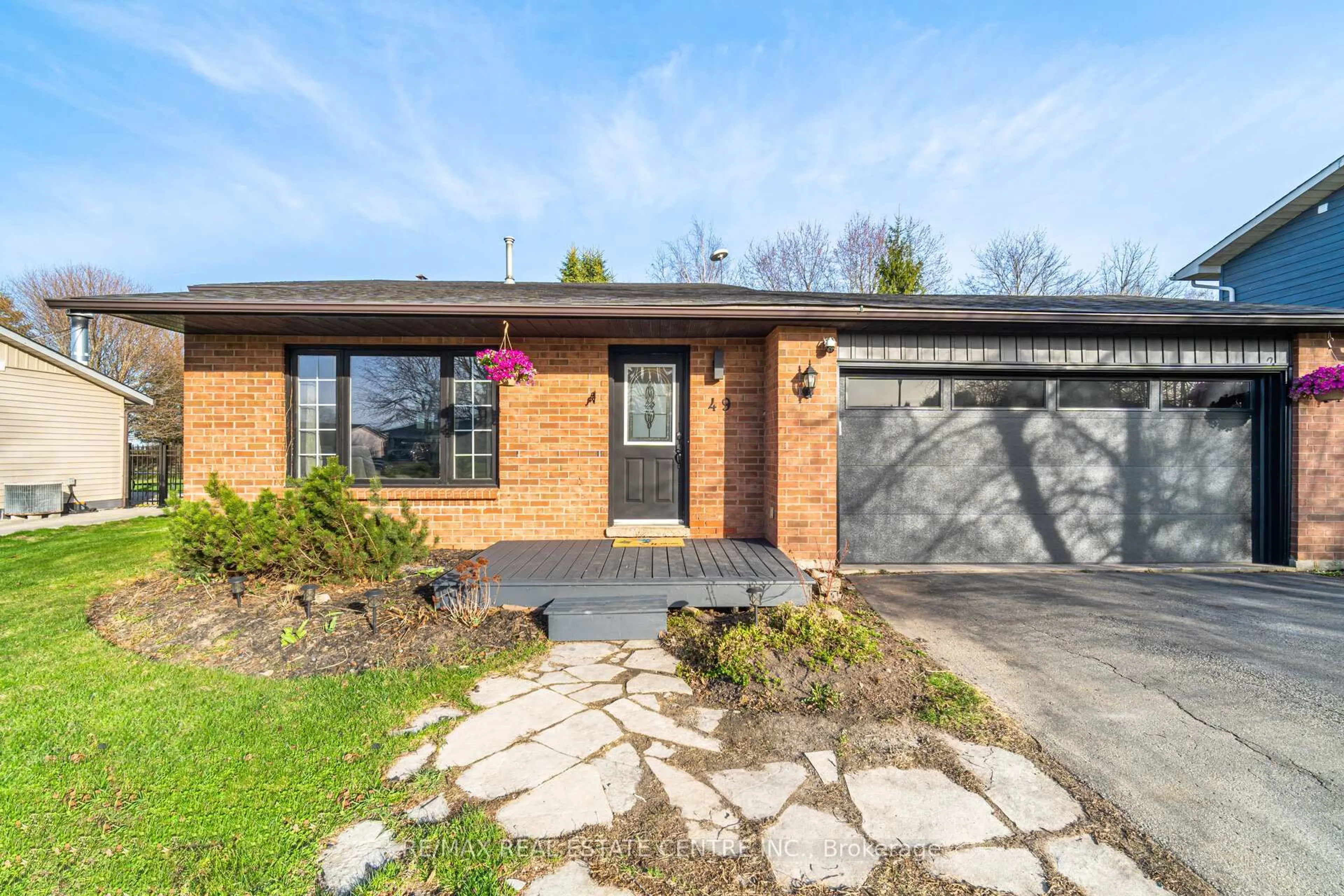 Home with brick exterior material, street for 49 Mcclellan Rd, Caledon Ontario L7K 0C8