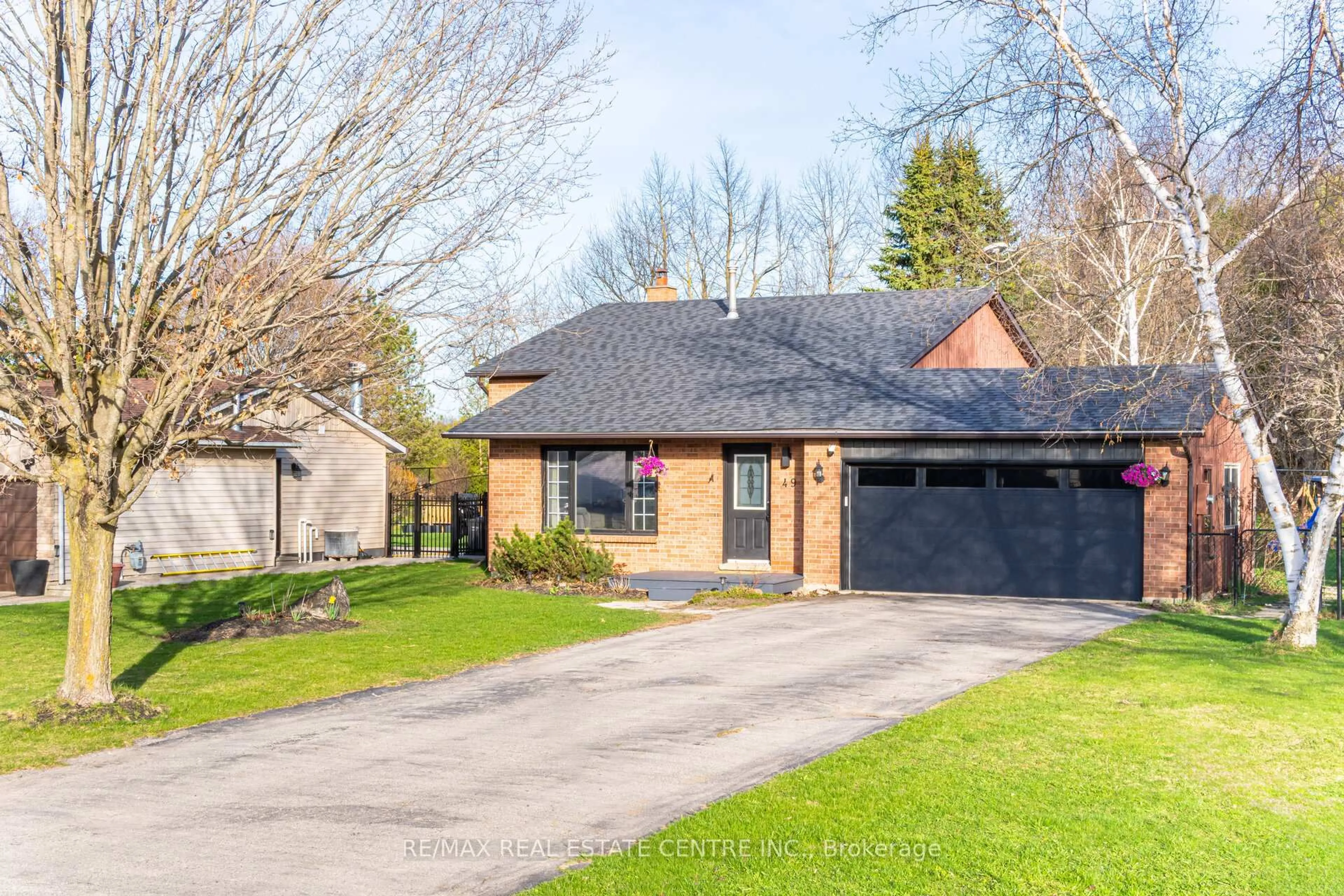 Home with brick exterior material, street for 49 Mcclellan Rd, Caledon Ontario L7K 0C8