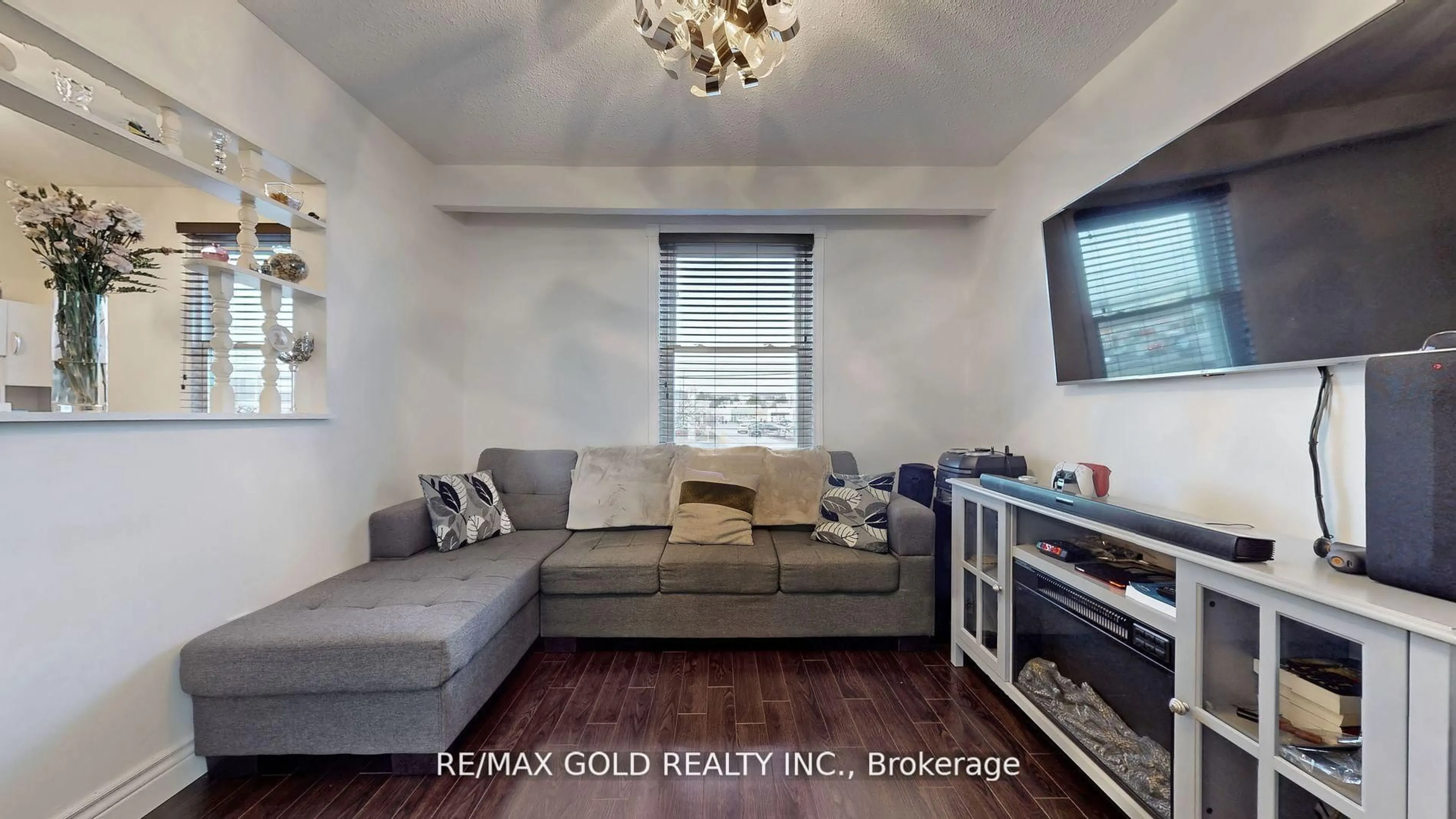 Living room with furniture, unknown for 7255 Dooley Dr #48, Mississauga Ontario L4T 2S7