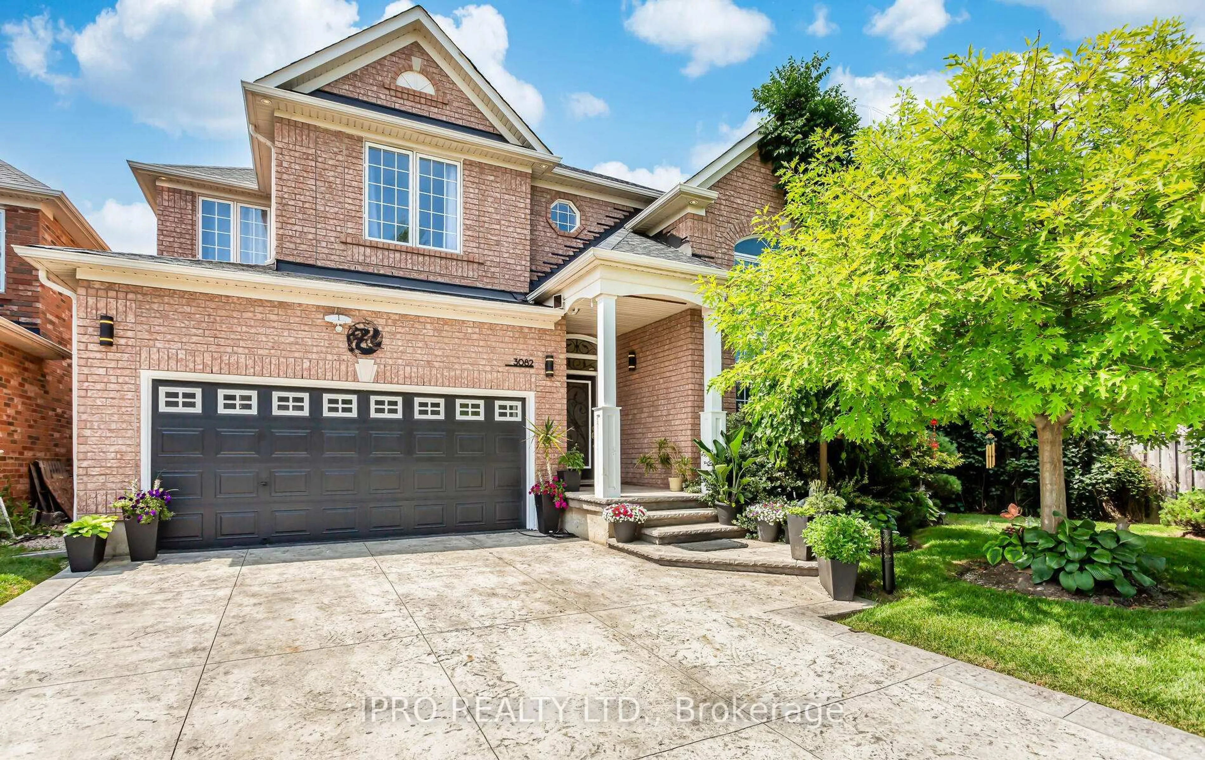 Home with brick exterior material, street for 3082 Scotscraig Cres, Oakville Ontario L6M 5G7