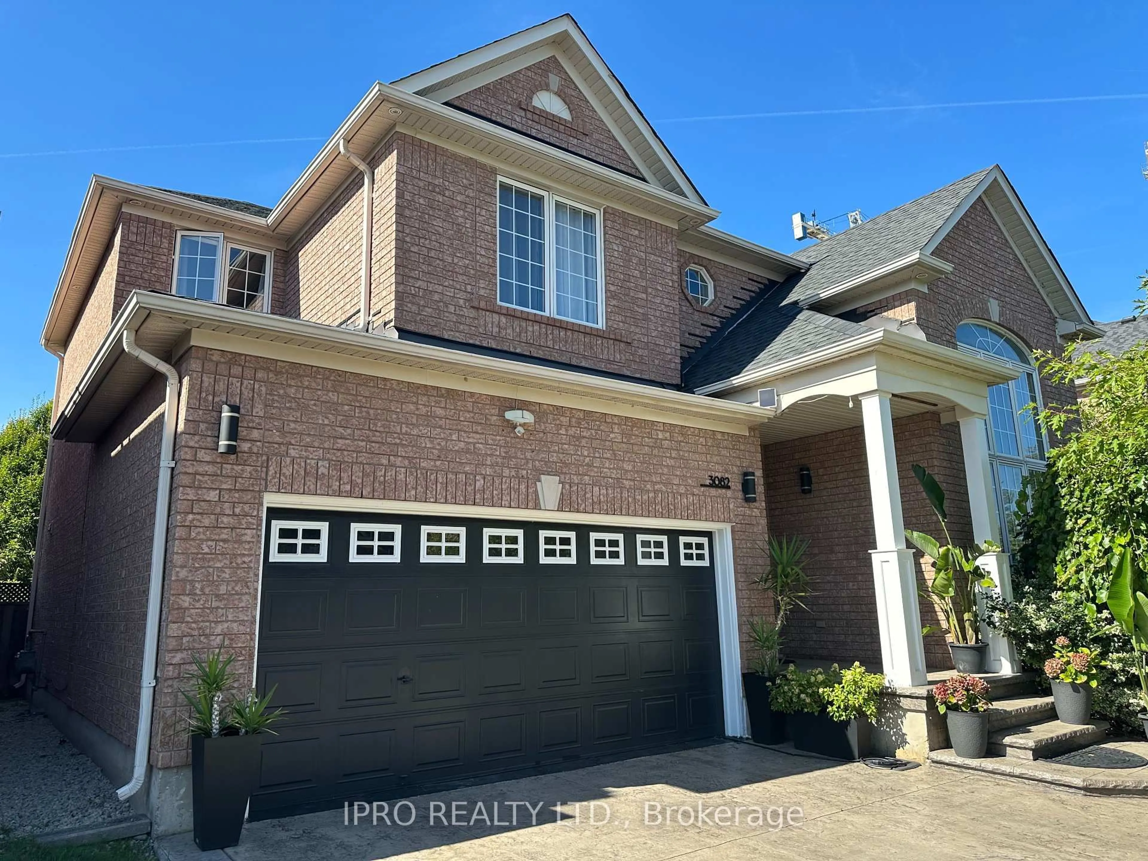 Home with brick exterior material, street for 3082 Scotscraig Cres, Oakville Ontario L6M 5G7