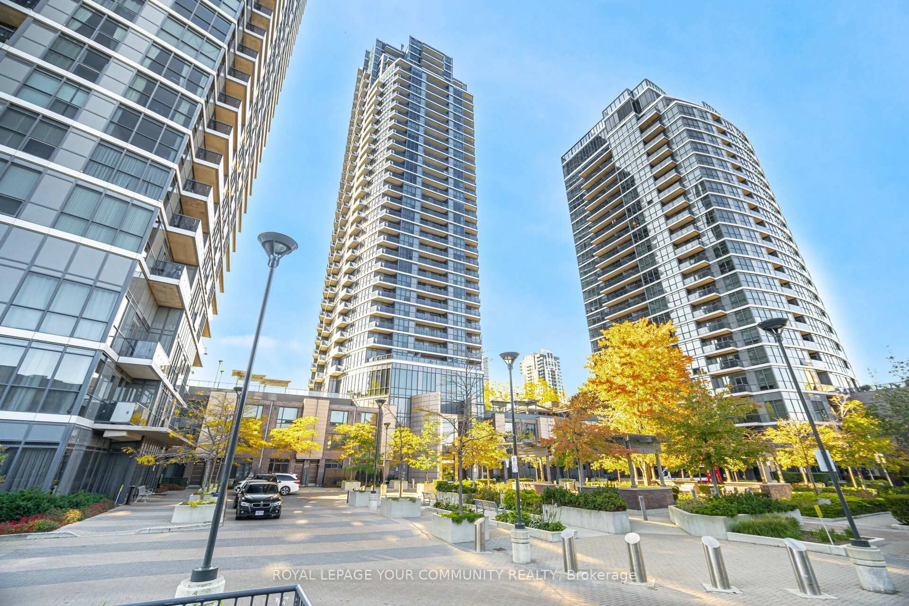 A pic from outside/outdoor area/front of a property/back of a property/a pic from drone, city buildings view from balcony for 5 Valhalla Inn Rd #1204, Toronto Ontario M9B 0B1