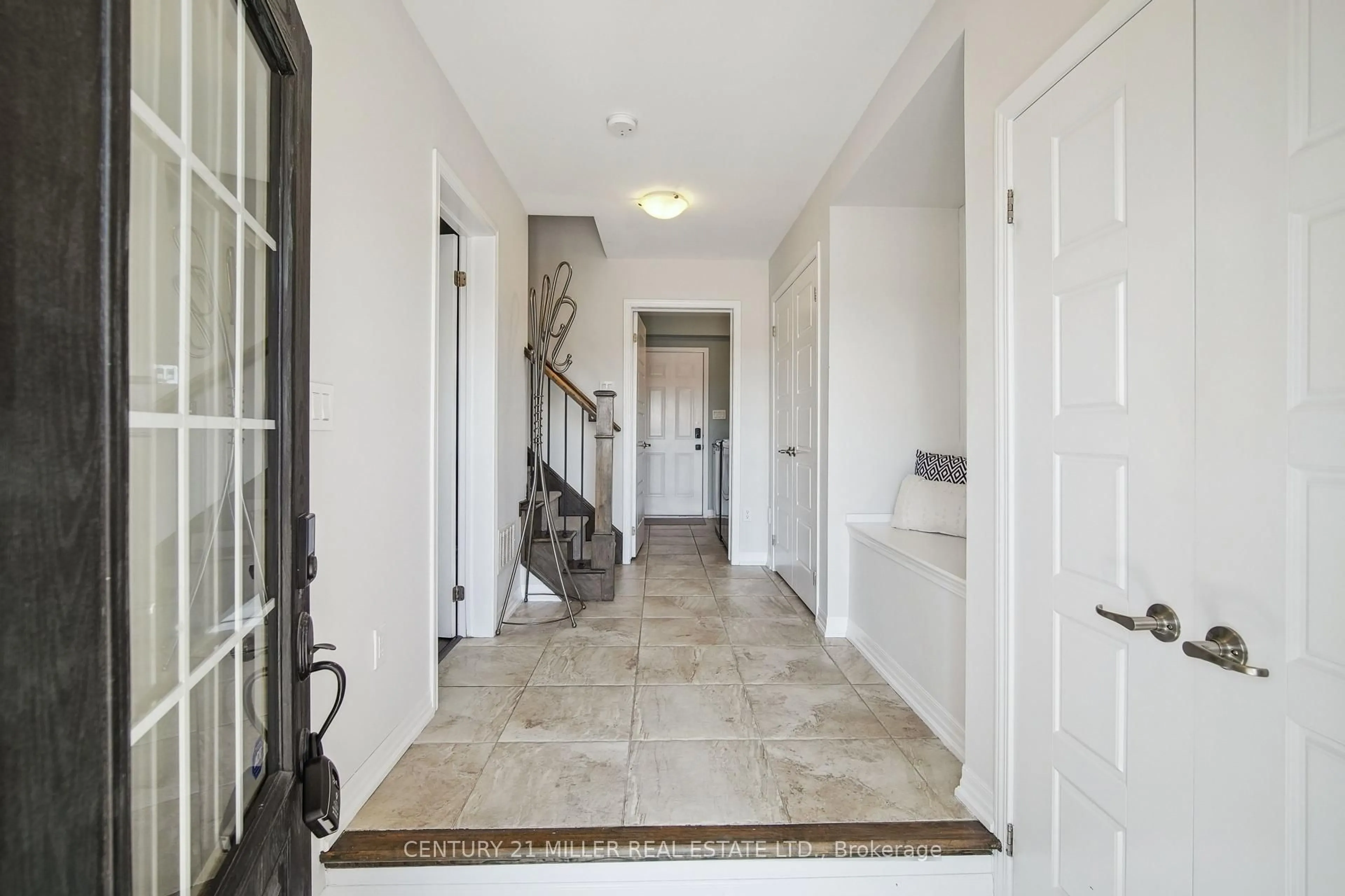 Indoor entryway for 3002 Preserve Dr #12, Oakville Ontario L6M 0V2