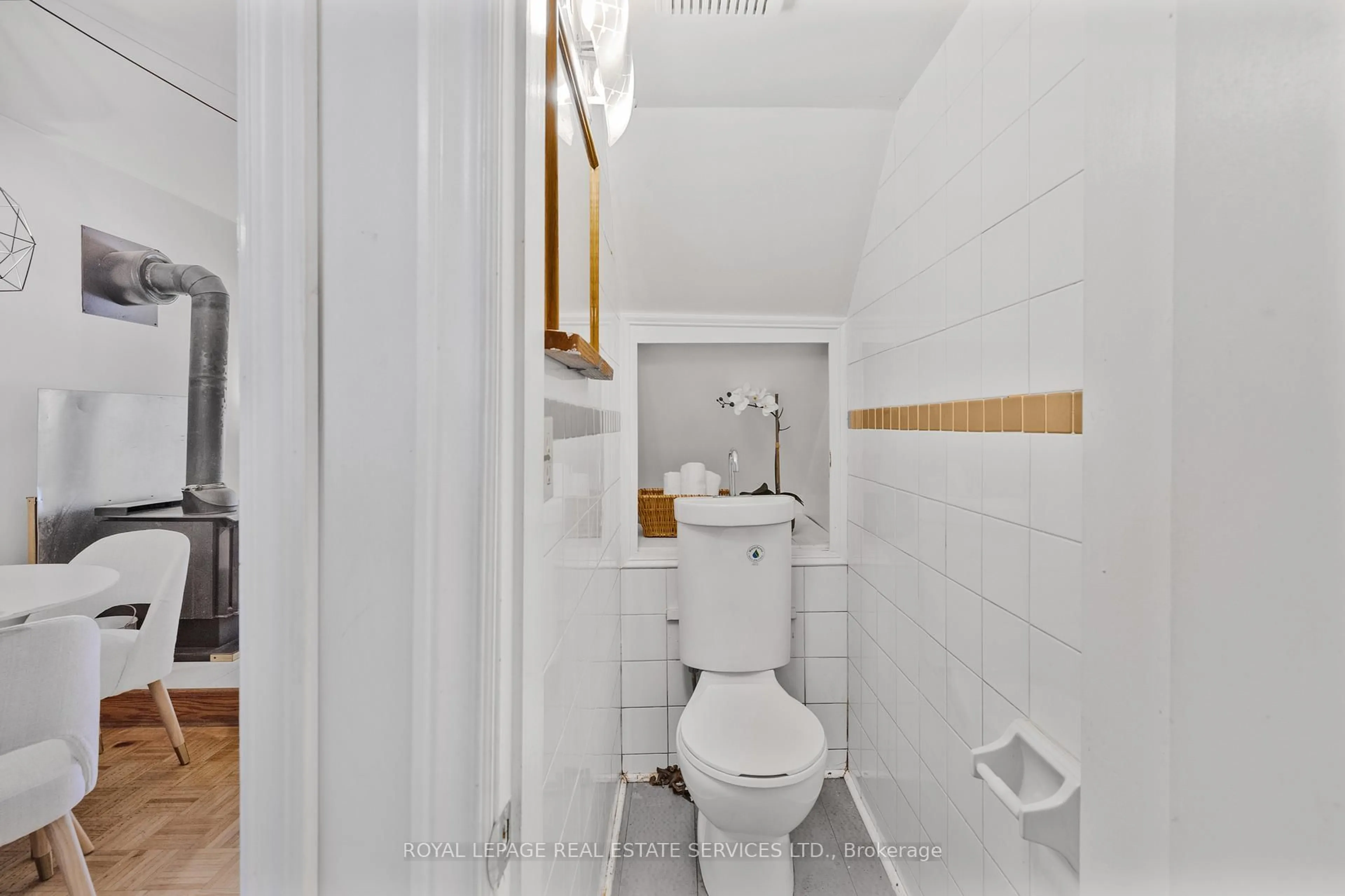Standard bathroom, ceramic/tile floor for 195 Islington Ave, Toronto Ontario M8V 3B8