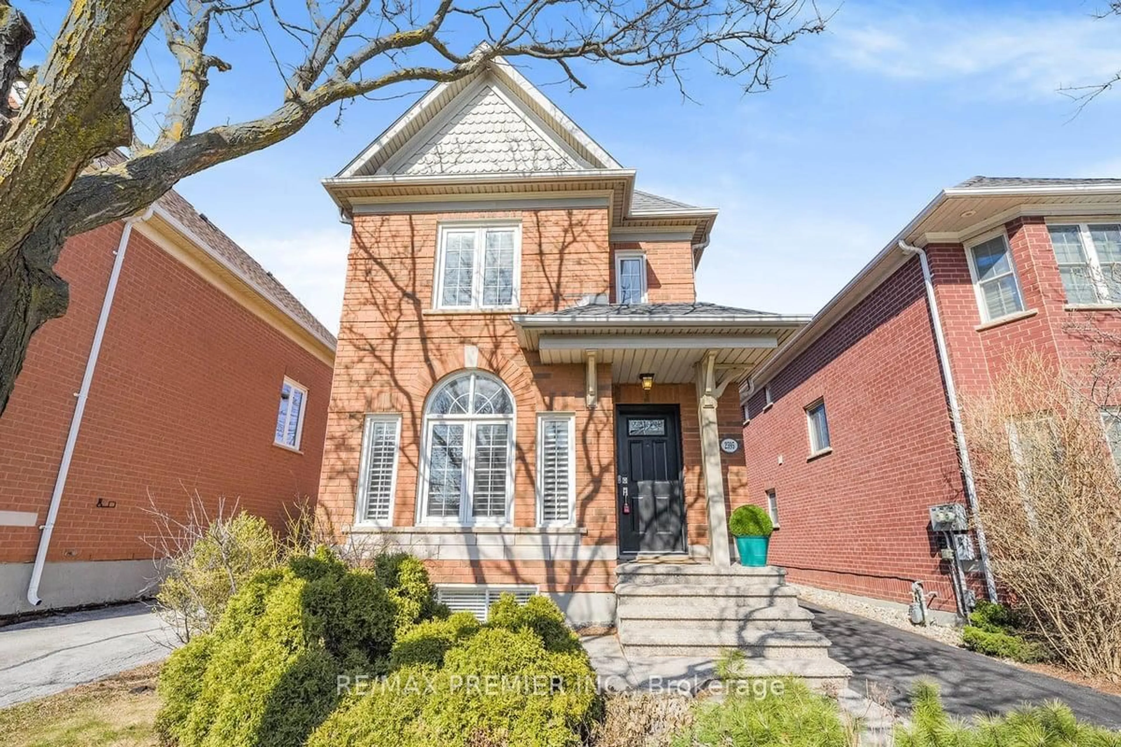 Home with brick exterior material, street for 2595 Blackcombe Cres, Oakville Ontario L6H 6L5