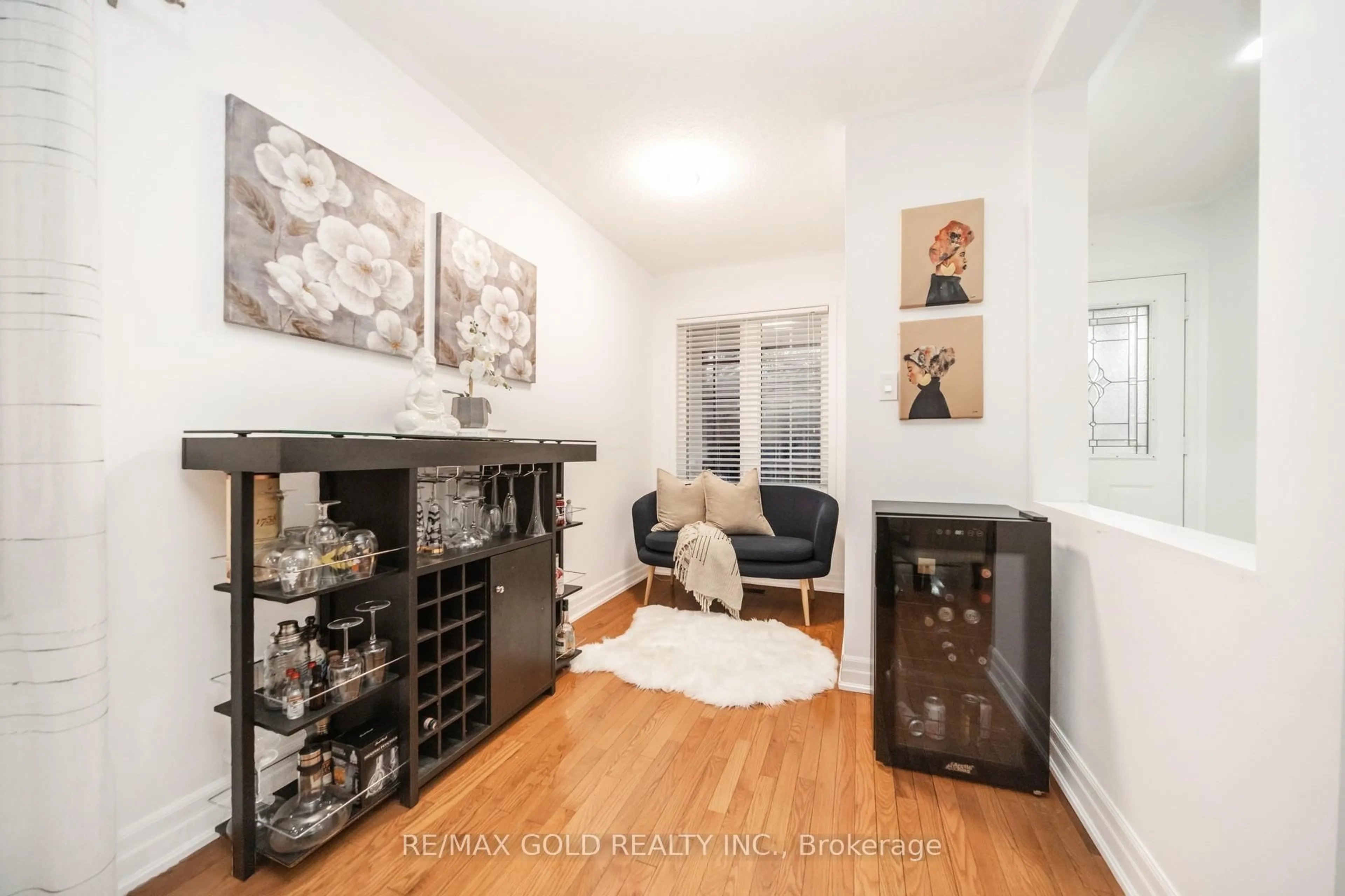 Living room with furniture, unknown for 36 Roxton Cres, Brampton Ontario L7A 2A9