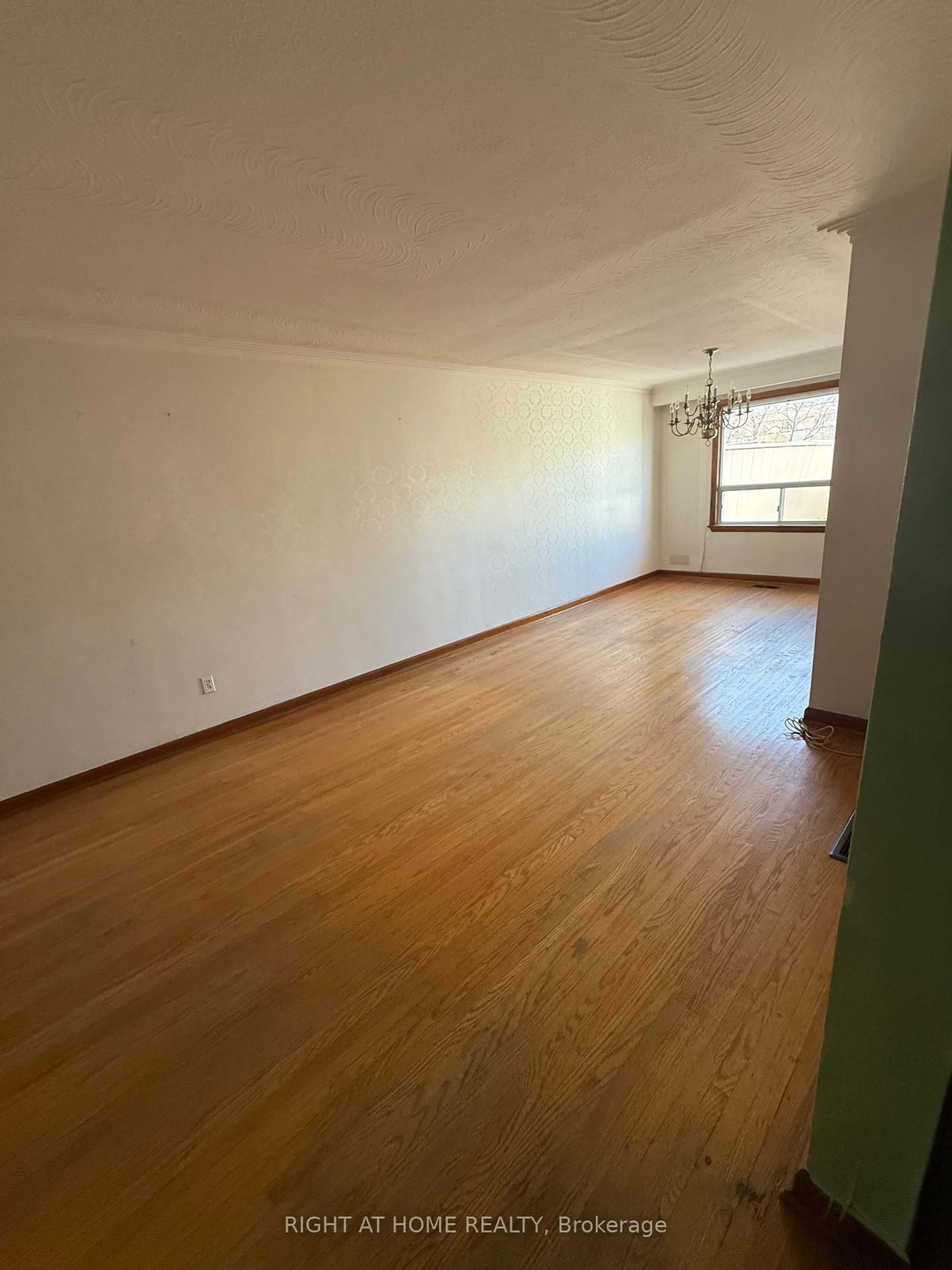 A pic of a room for 68 Thurrock Rd, Toronto Ontario M3L 1P8